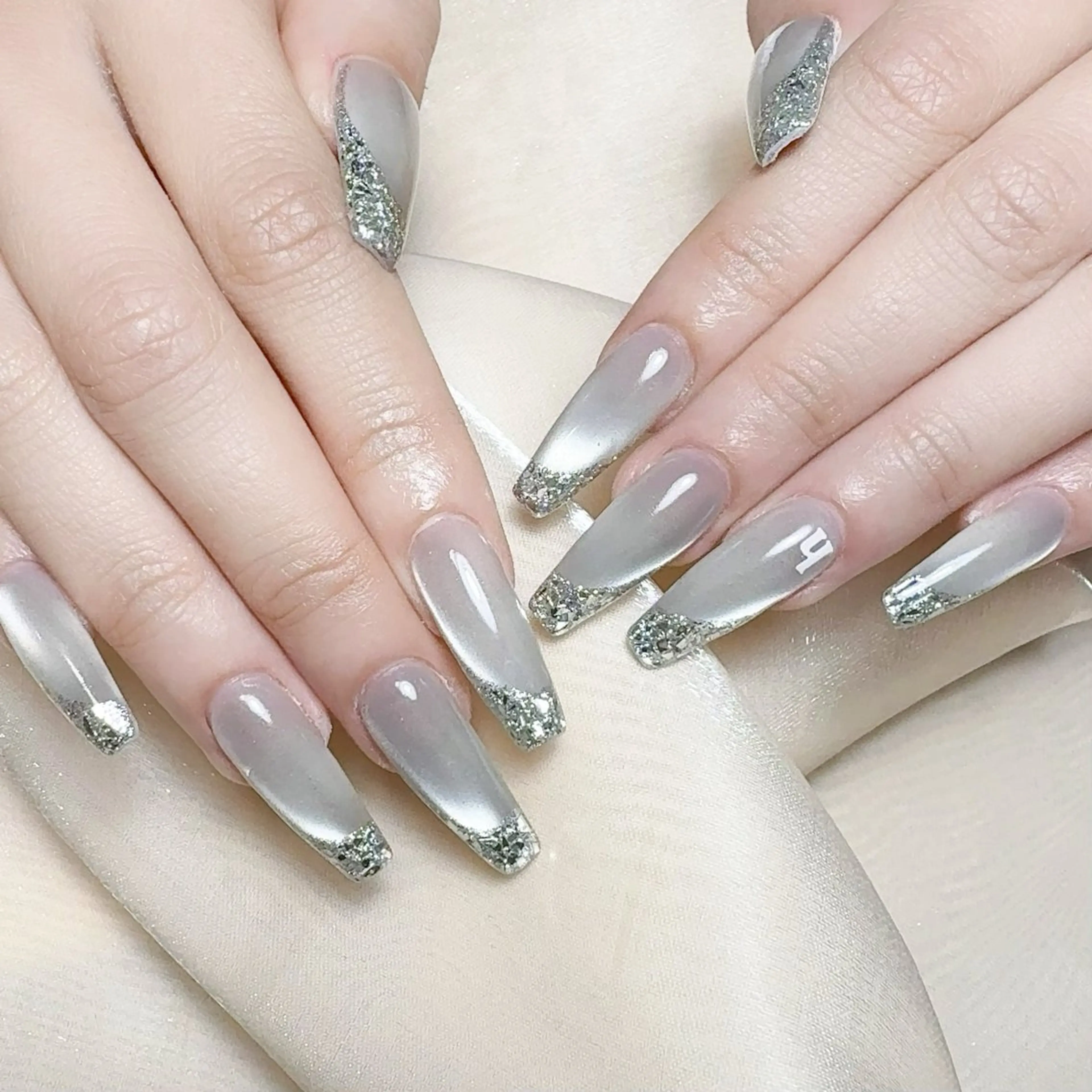メンズ ネイル メンズ韓国風 アートネイル オーロラネイル ガーリー キラキラネイル ハンドネイル Nail salon 木にいるのネイルデザイン