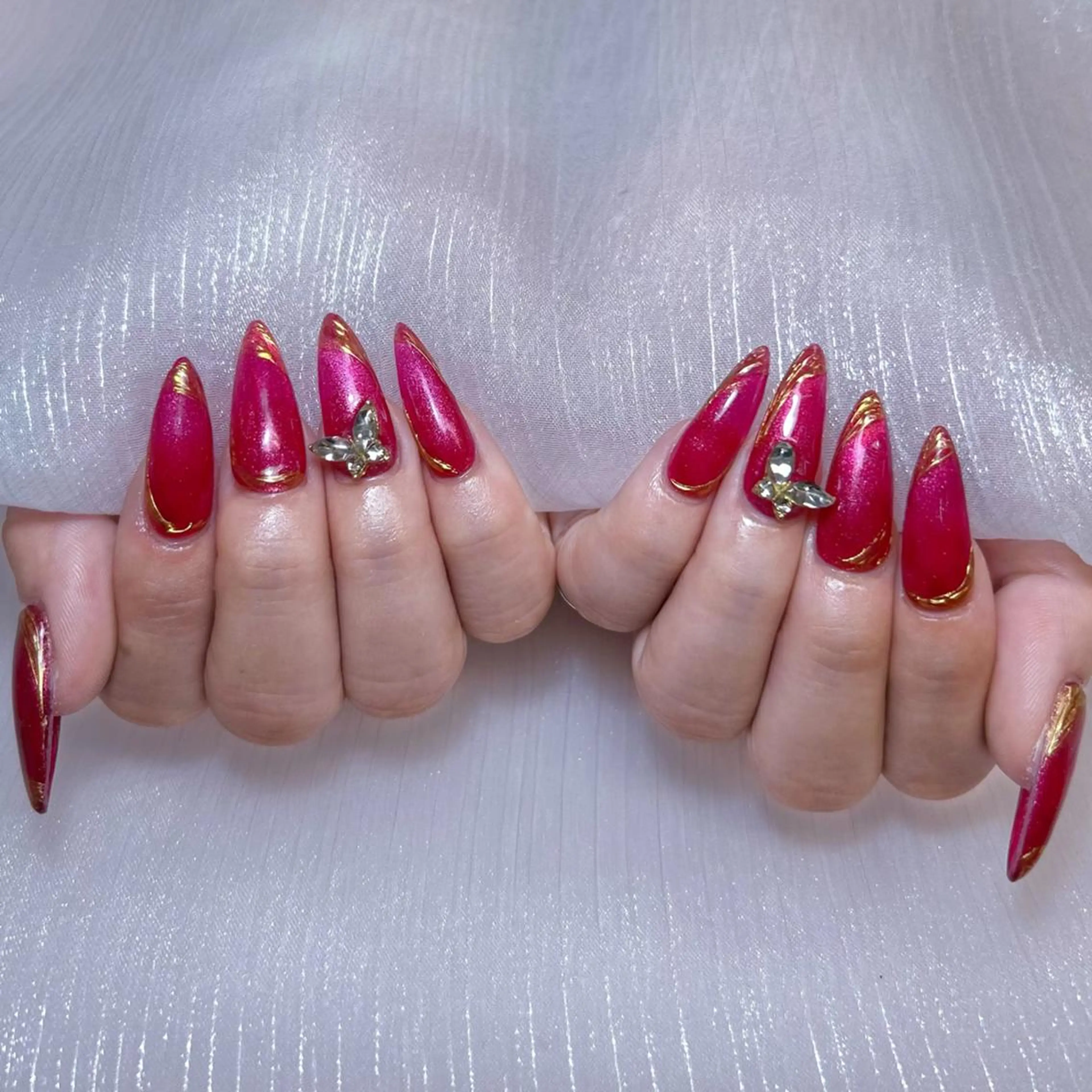 ネイル アートネイル オーロラネイル ガーリー キラキラネイル マグネットネイル ハンドネイル DIAMOND 💅のネイルデザイン