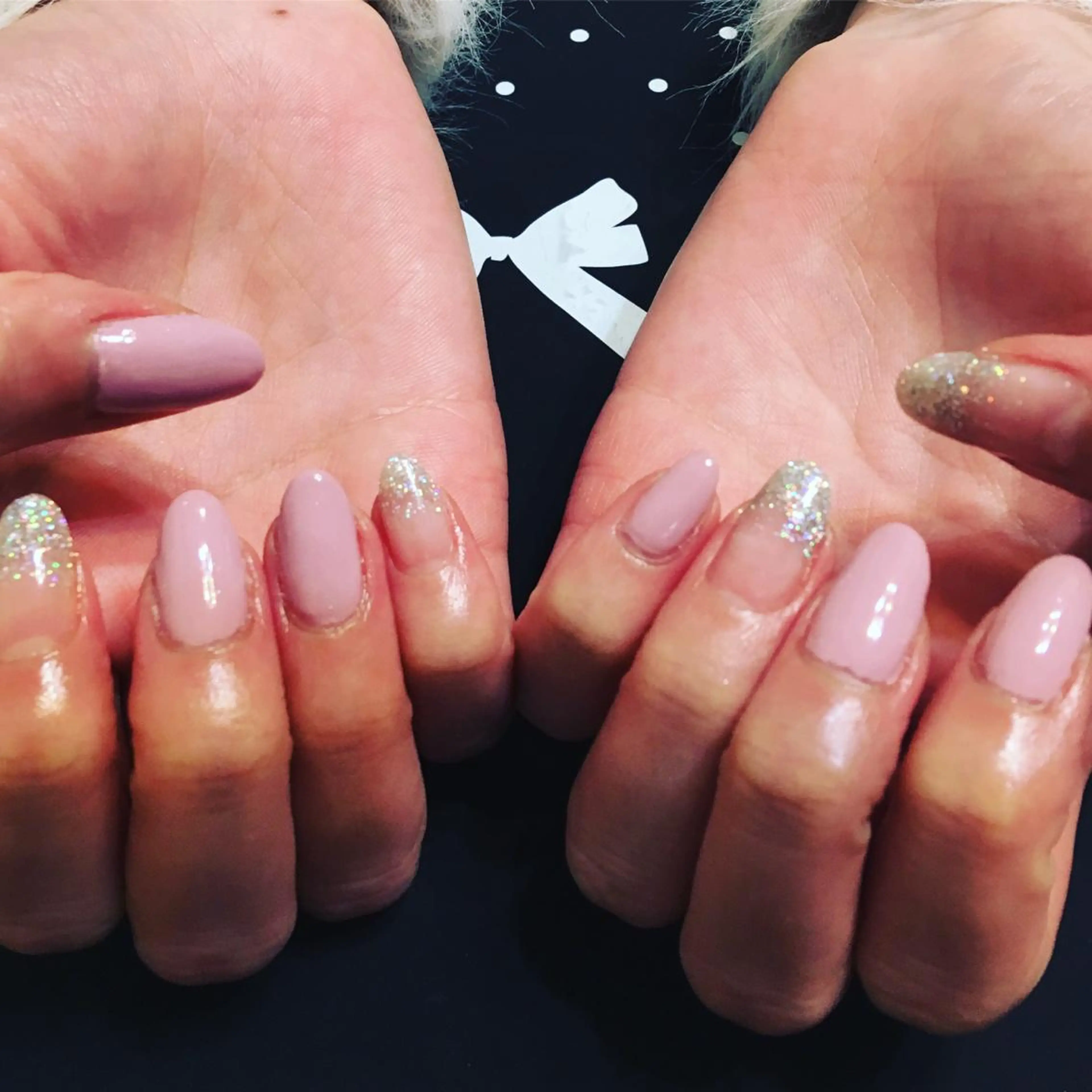 ネイル 桜ネイル シルバー 春ネイル ハンドネイル 🌈KANÅKO 🌈のネイルデザイン