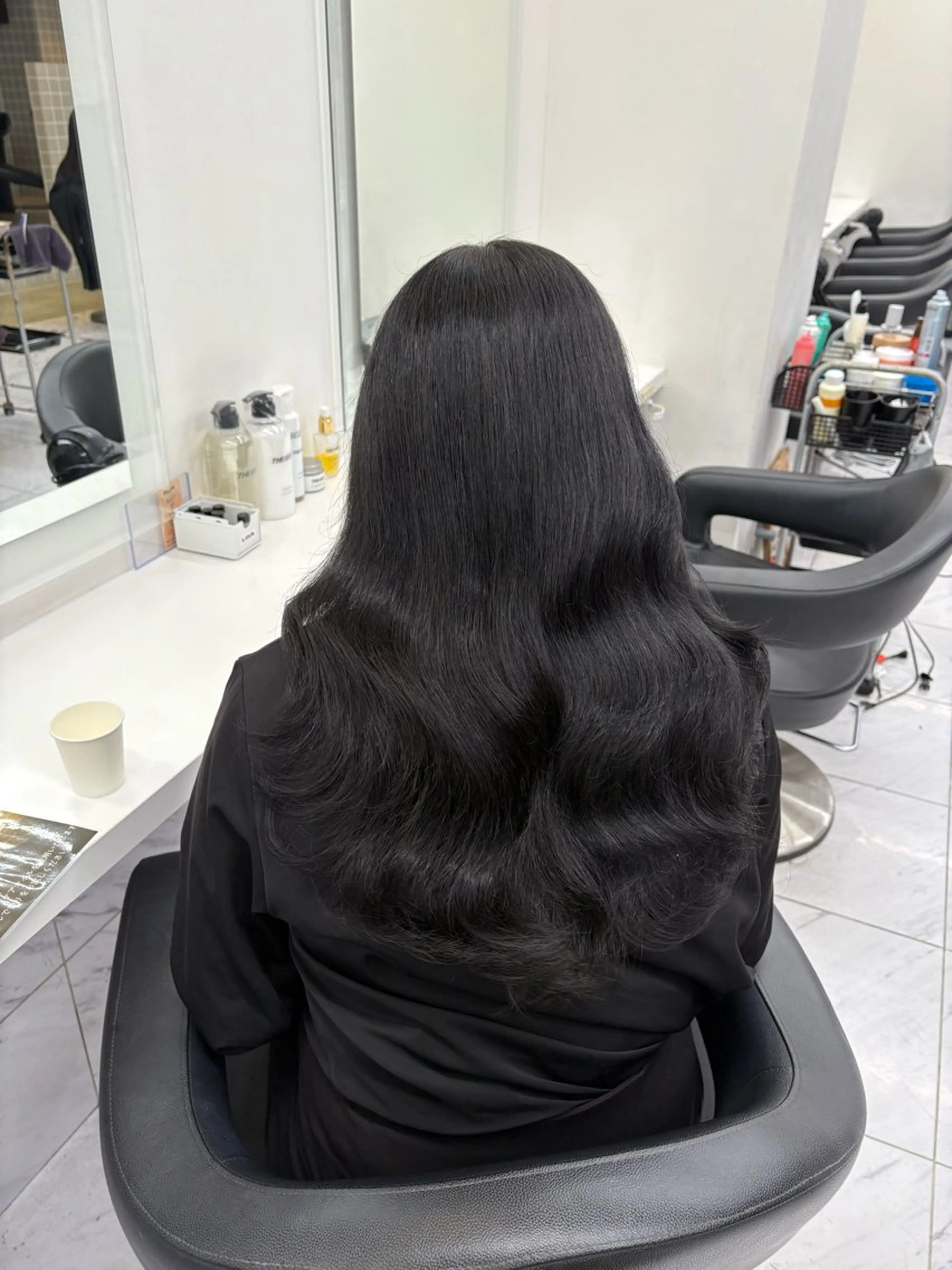 ロング カット ヘアカラー トリートメント ヘッドスパ ヘアセット 寒色＆ブリーチ特化 寒色MiOのヘアスタイル