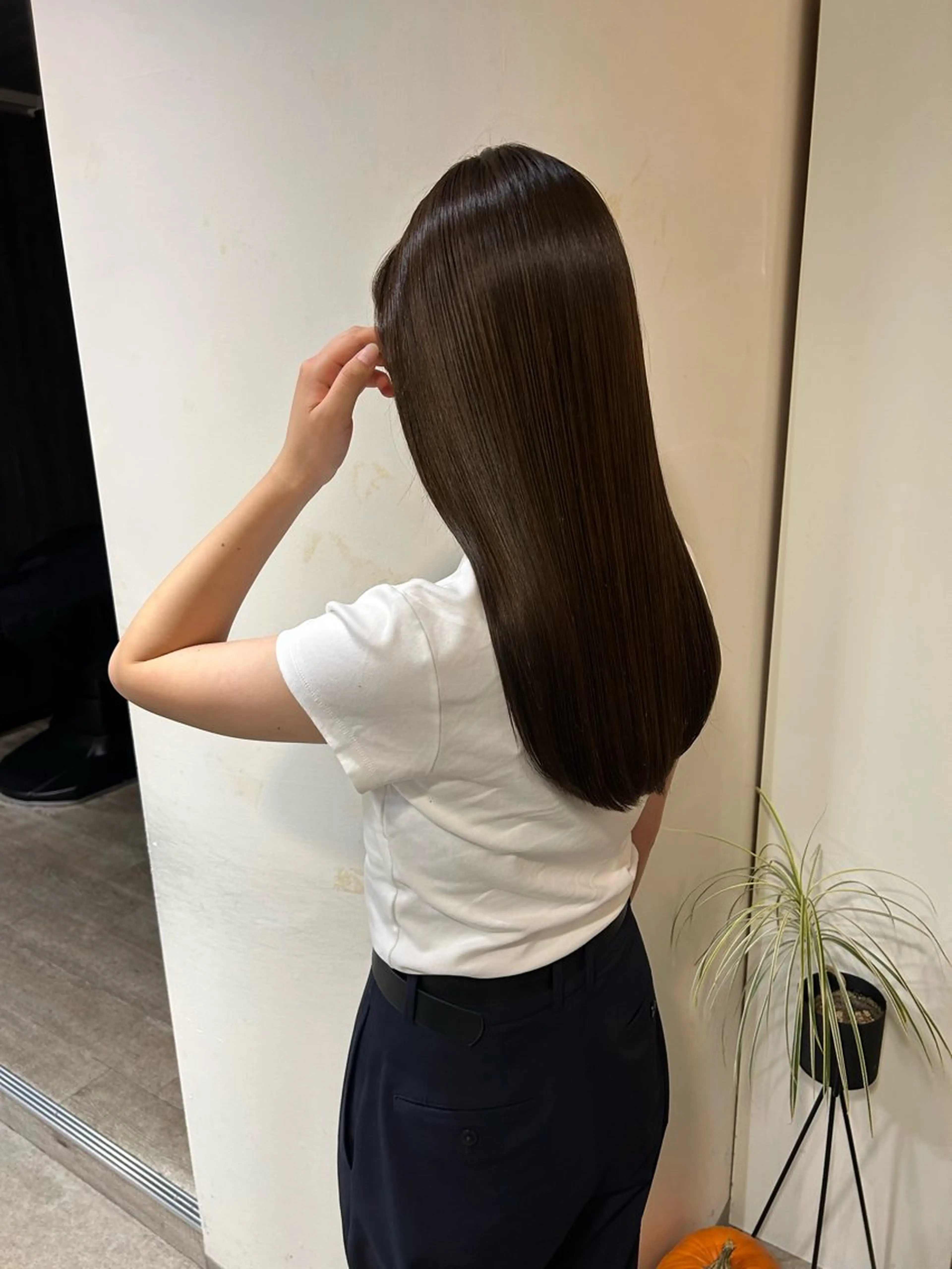 ロング カラー シモウラ アオイのヘアスタイル