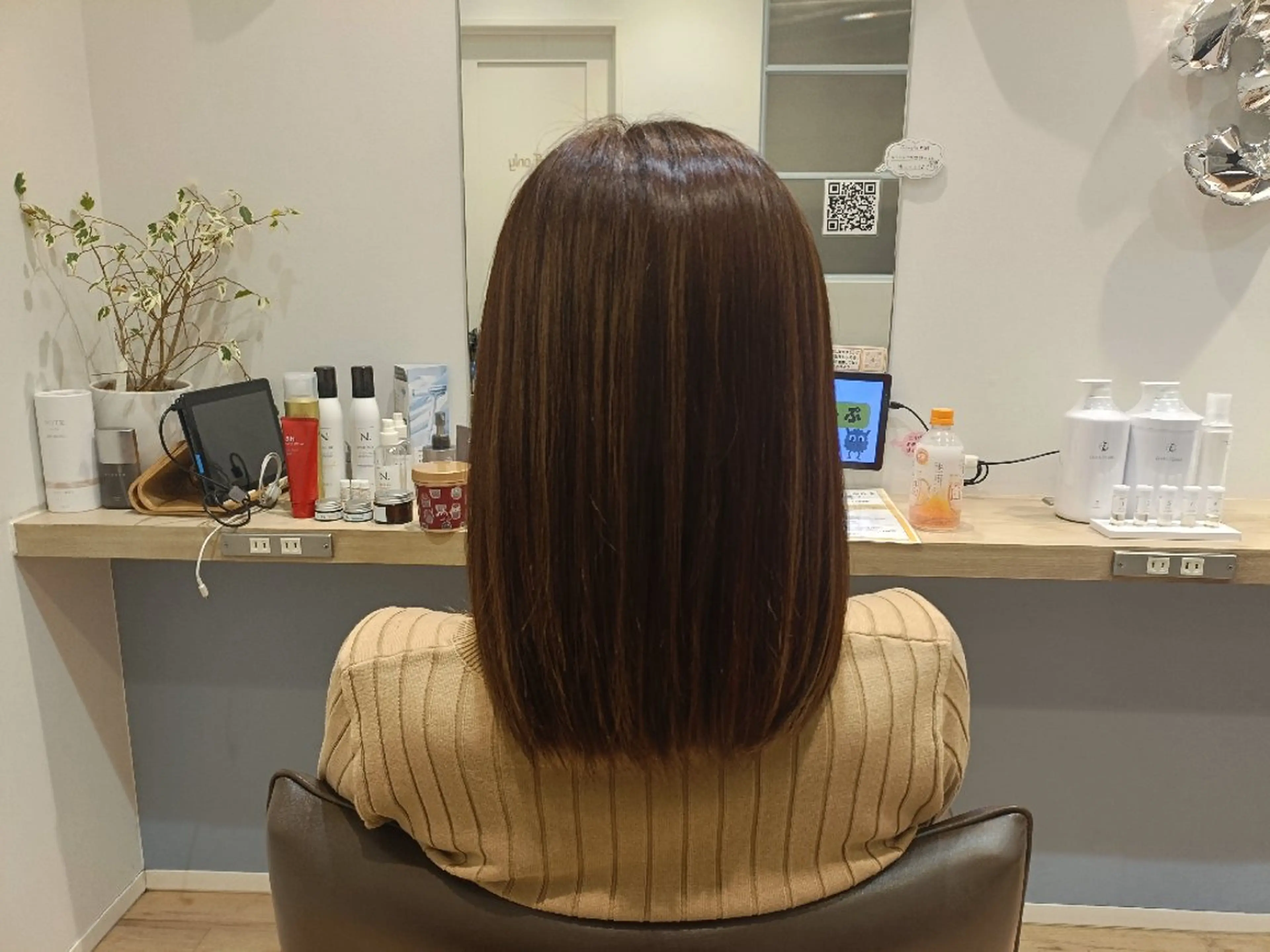 セミロング ヘアカラー 牧岡 環のヘアスタイル