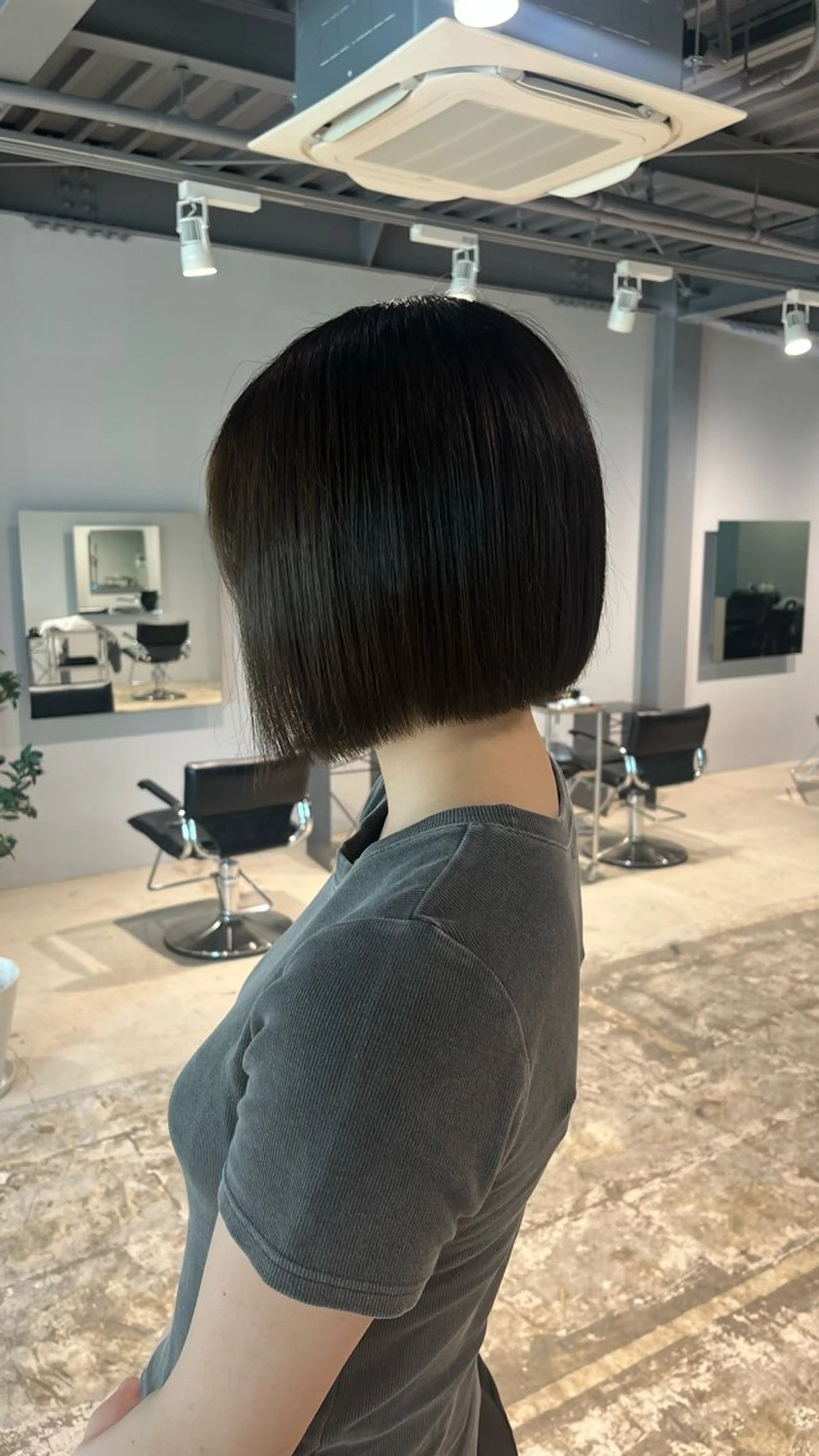 カット one momokaのヘアスタイル