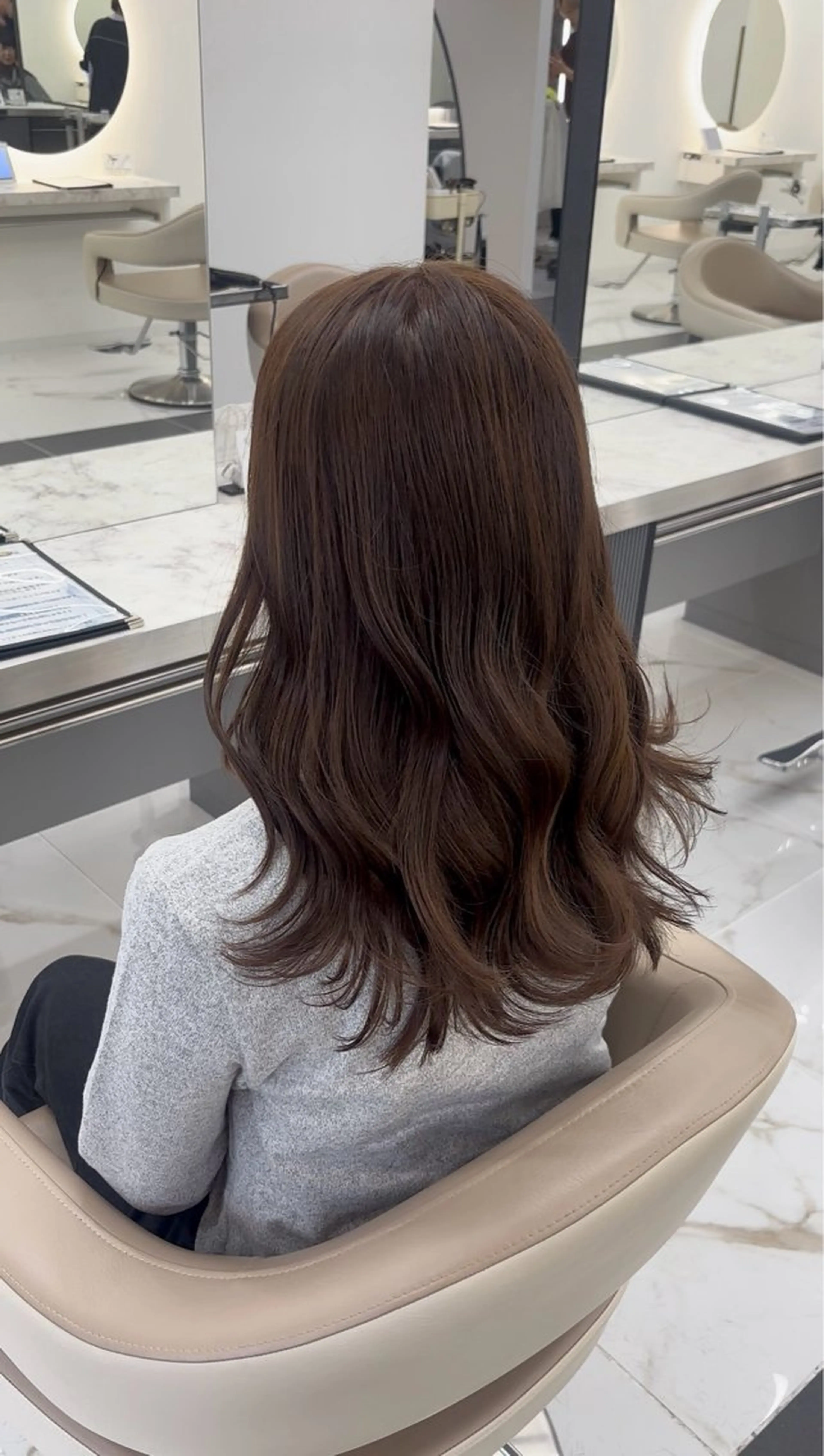 セミロング チョコレートブラウン カット ヘアカラー トリートメント earth新国道 ナナ🌱のヘアスタイル