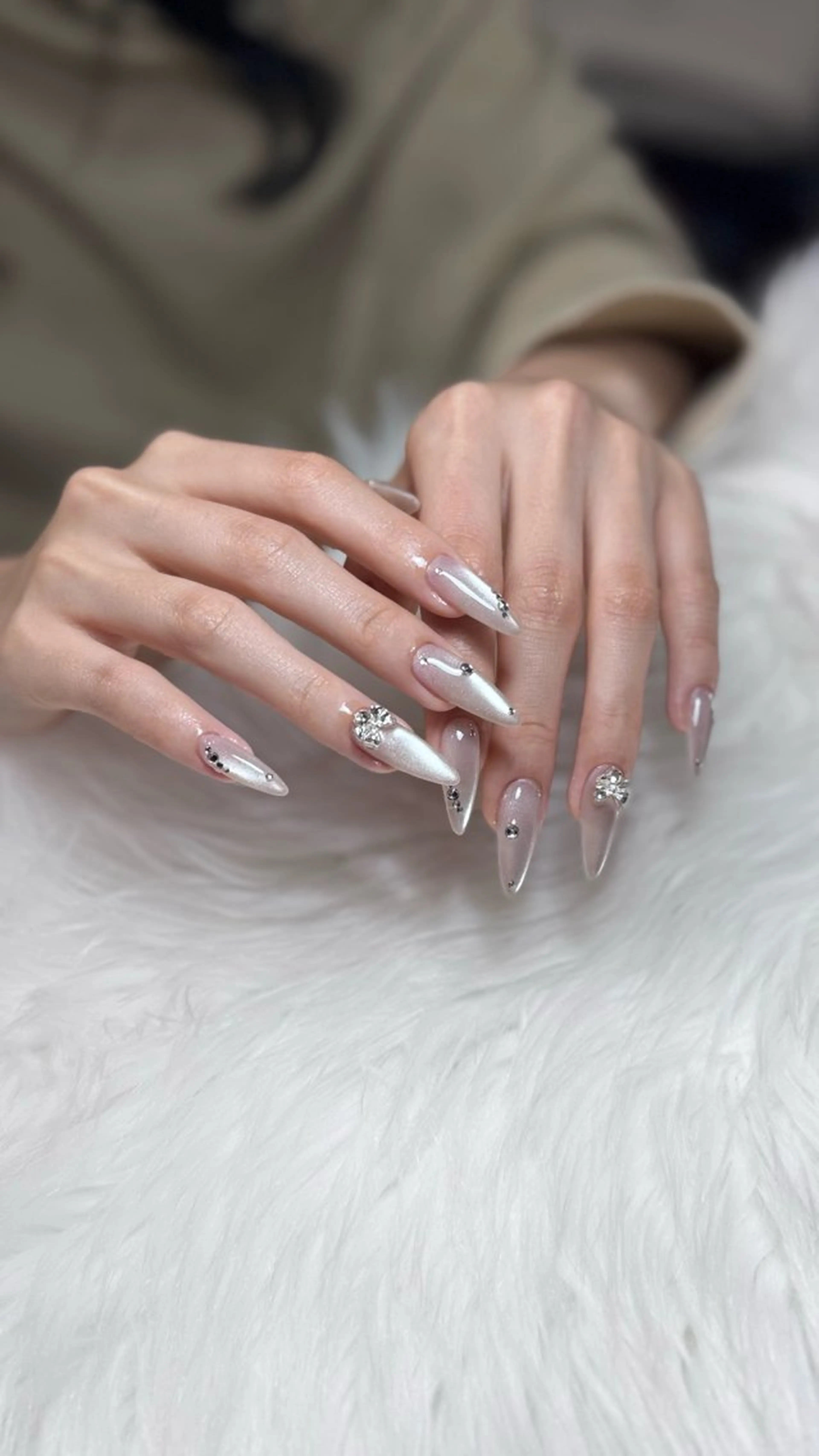 ネイル アートネイル オーロラネイル ジェルネイル 韓国ネイル ロングネイル ハンドネイル Nichi Nailsのネイルデザイン