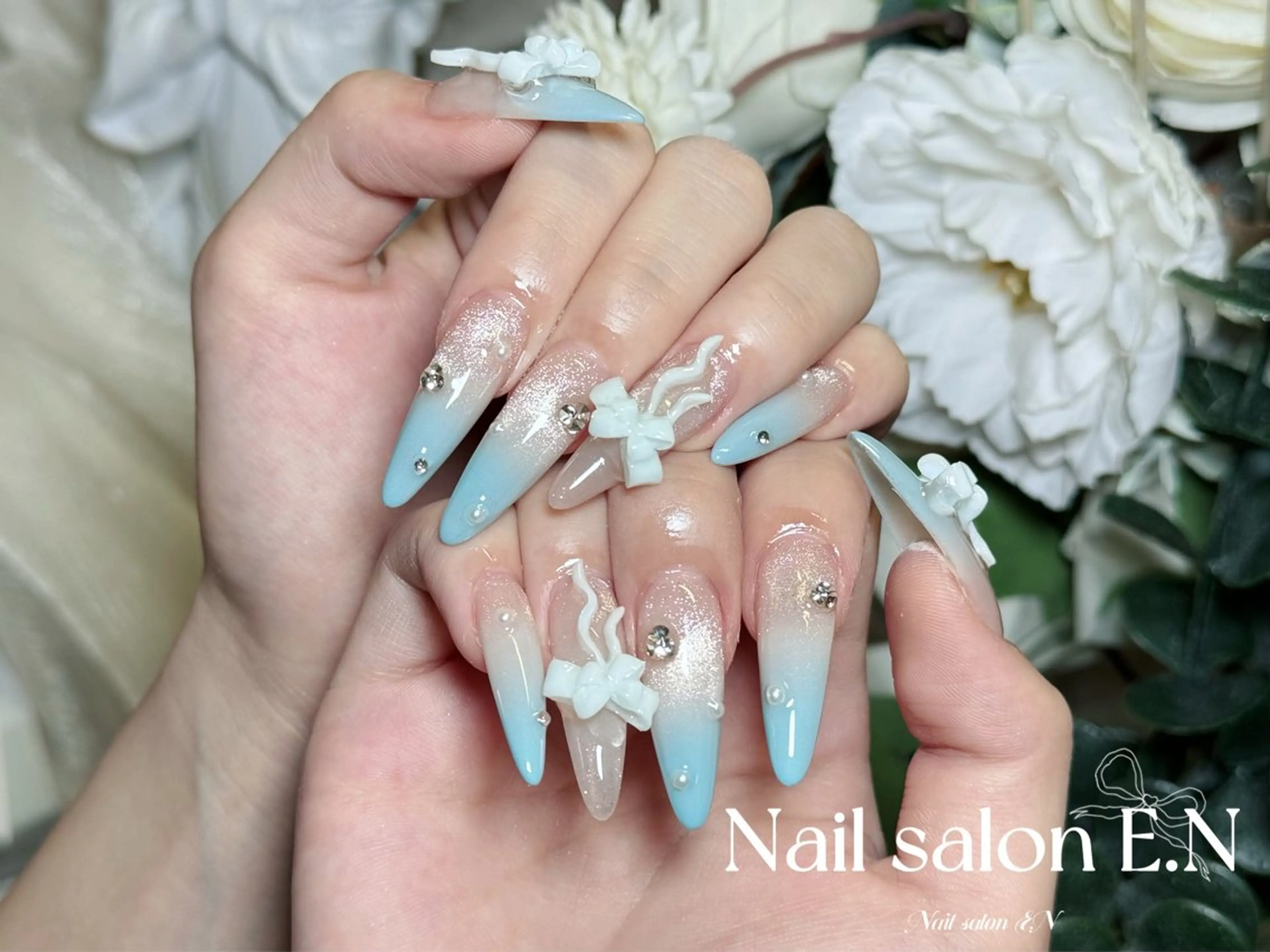 ネイル アートネイル オーロラネイル ブラウン クリアネイル フレンチネイル ハンドネイル E.N🦋 長さ出し/持ち込みのネイルデザイン