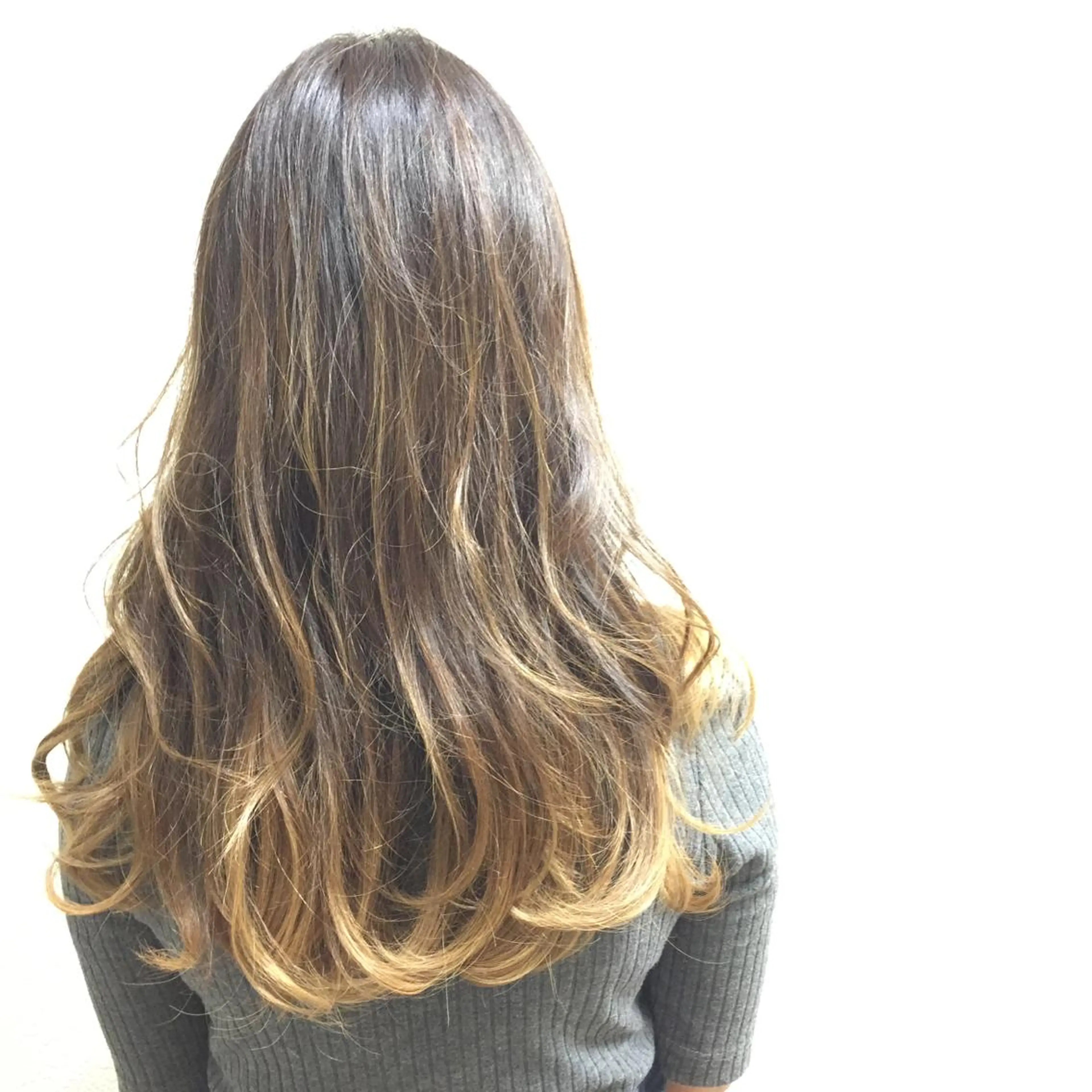 ロング カラー ヘアアレンジ BonD hairのヘアスタイル