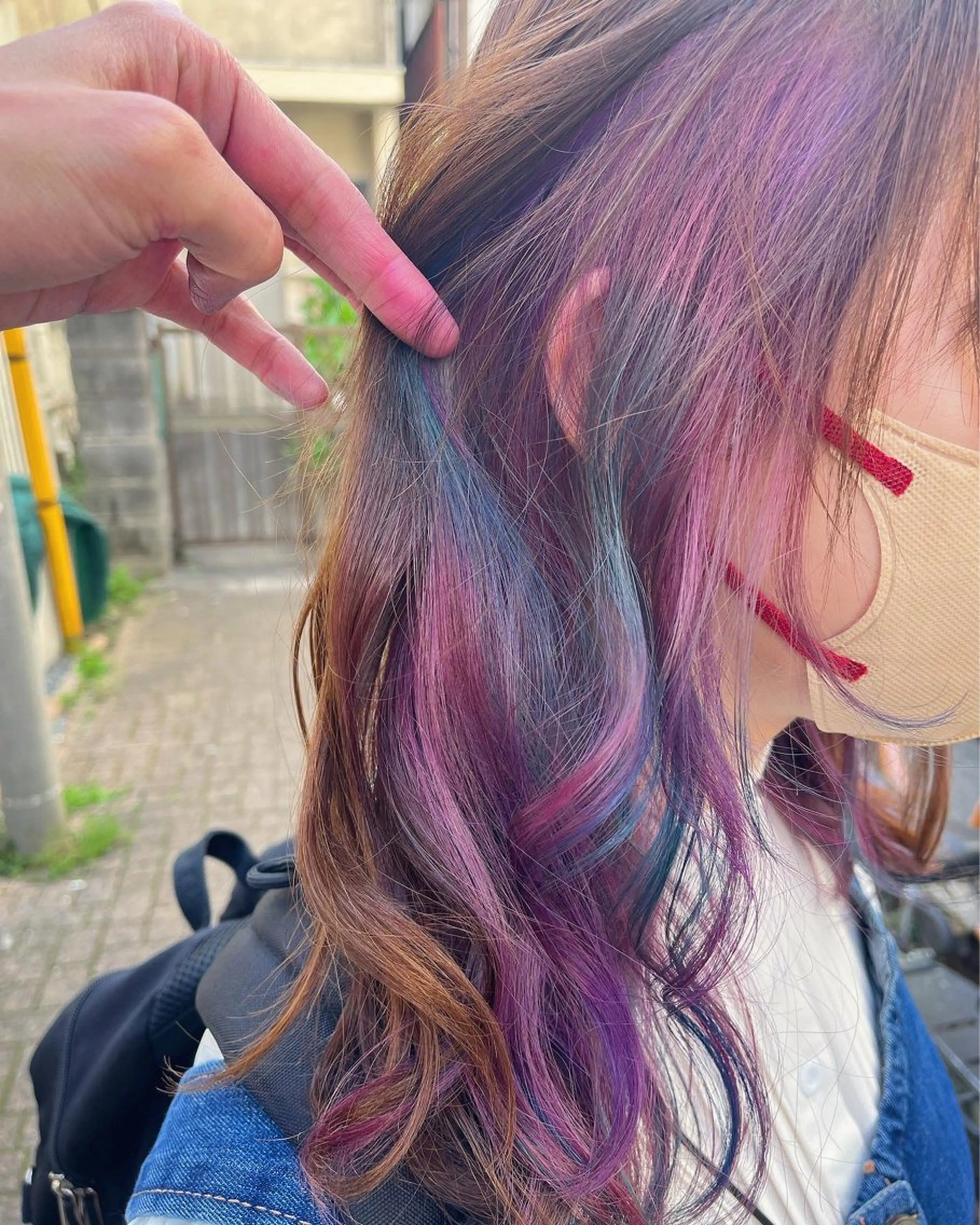 セミロング カラー ブリーチ イヤリングカラー インナーカラー ユニコーンカラー 卒業式のヘアスタイル カット ヘアカラー トリートメント 原宿サロン代表 デザインカラー伊藤卓のヘアスタイル