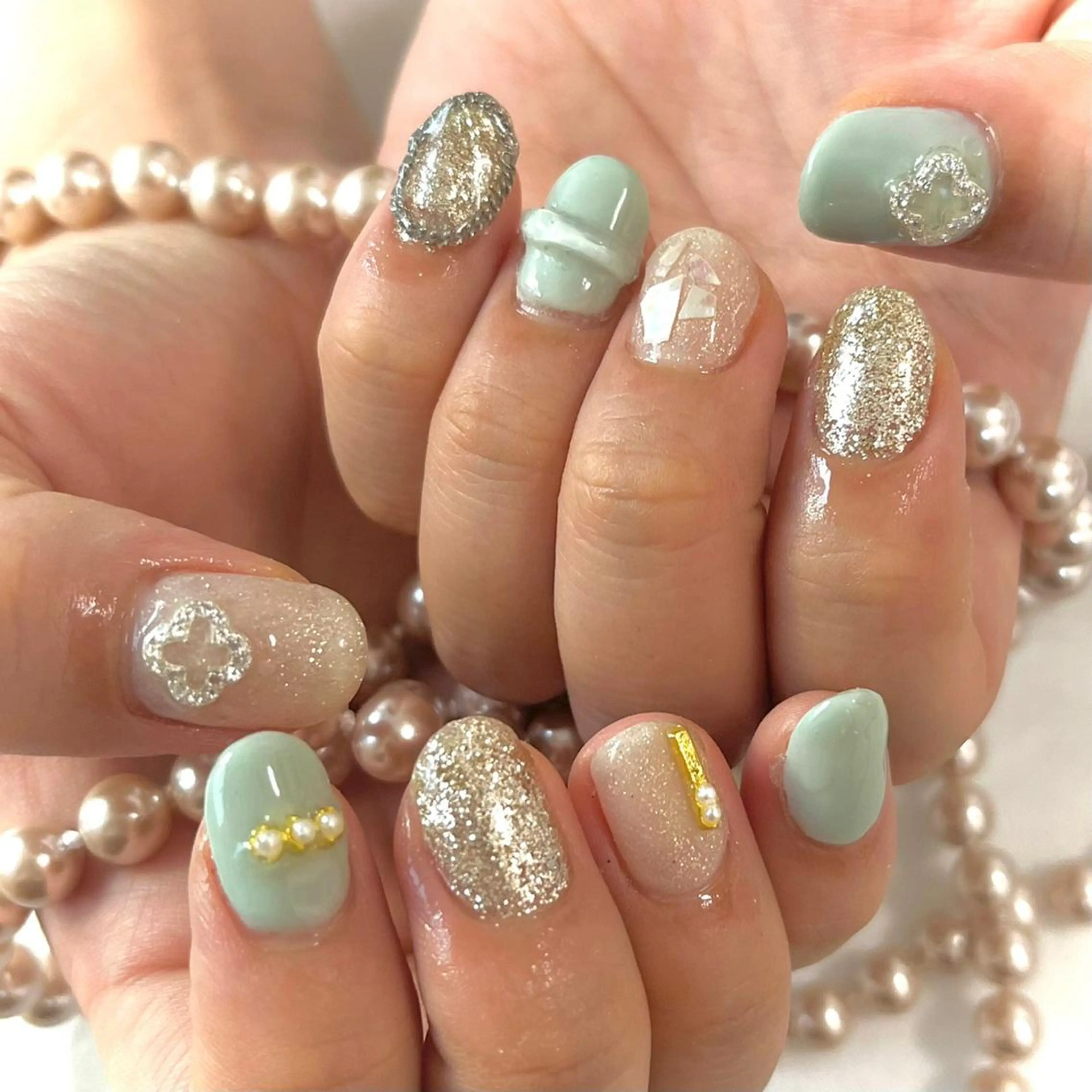 ネイル ゴールド グリーン ホワイト 韓国ネイルサロン Miuのネイルデザイン