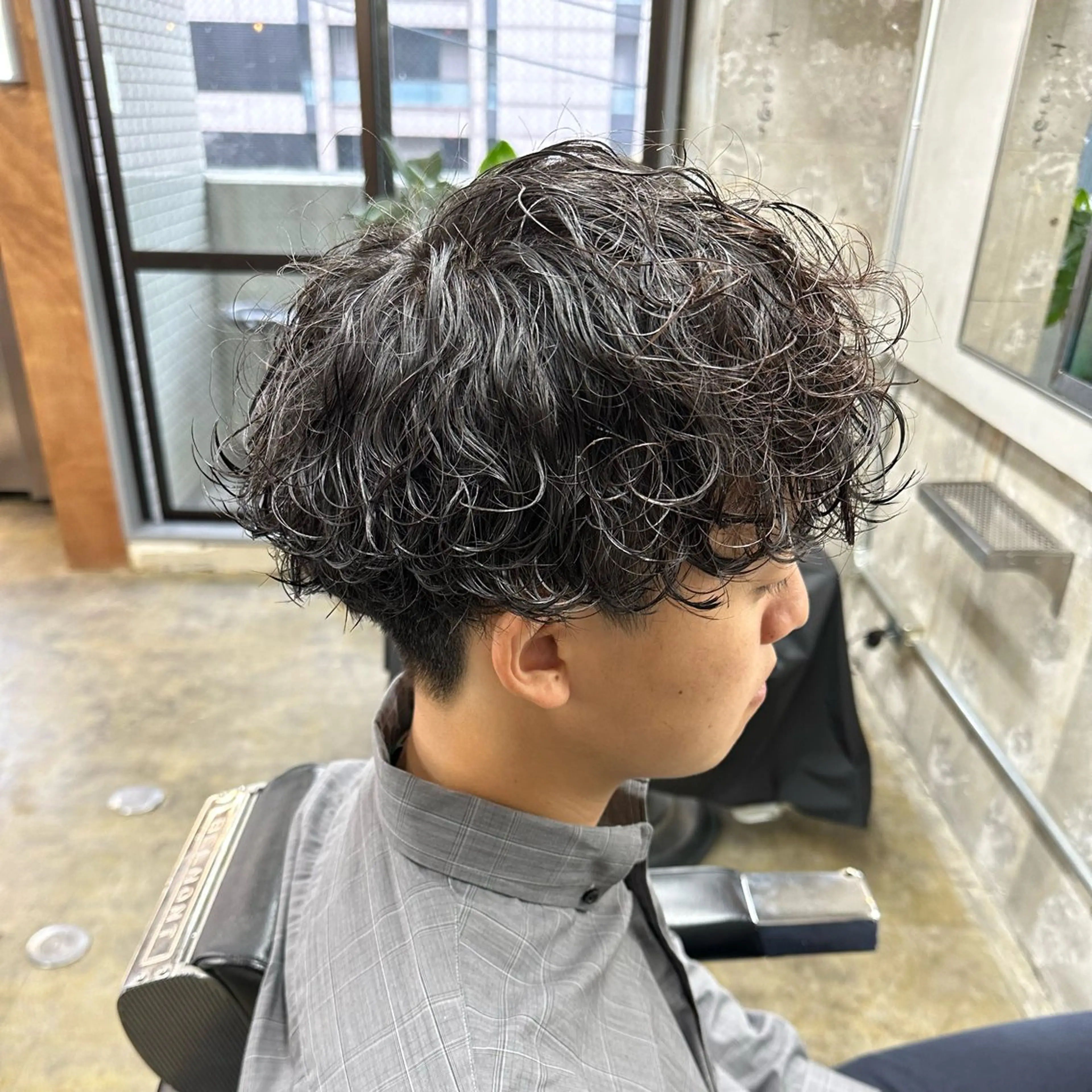 メンズ メンズパーマ特化サロンLond LOGAN所属・SEIYA メンズパーマ職人のヘアスタイル