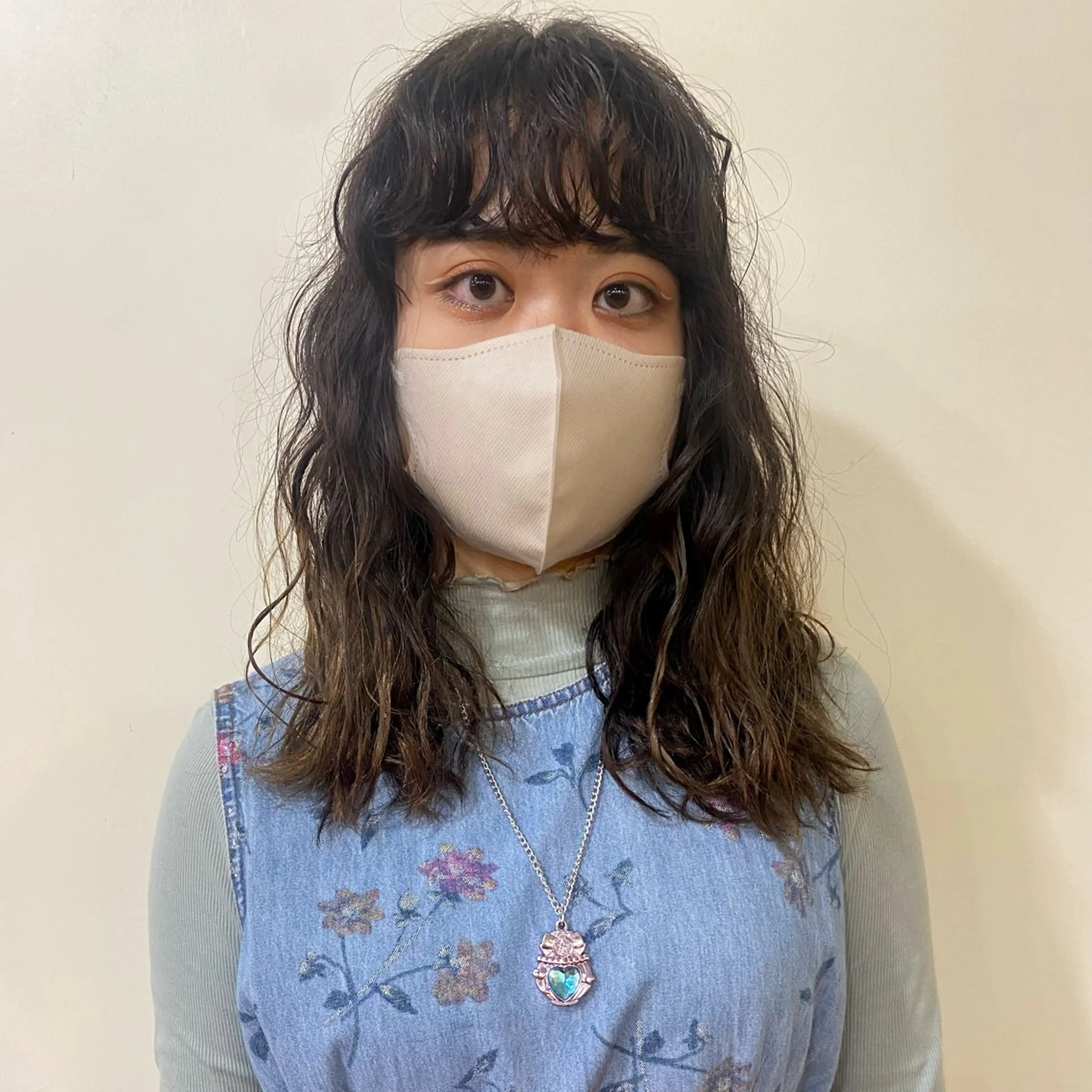 セミロング カラー パーマ Lilu しずくのヘアスタイル