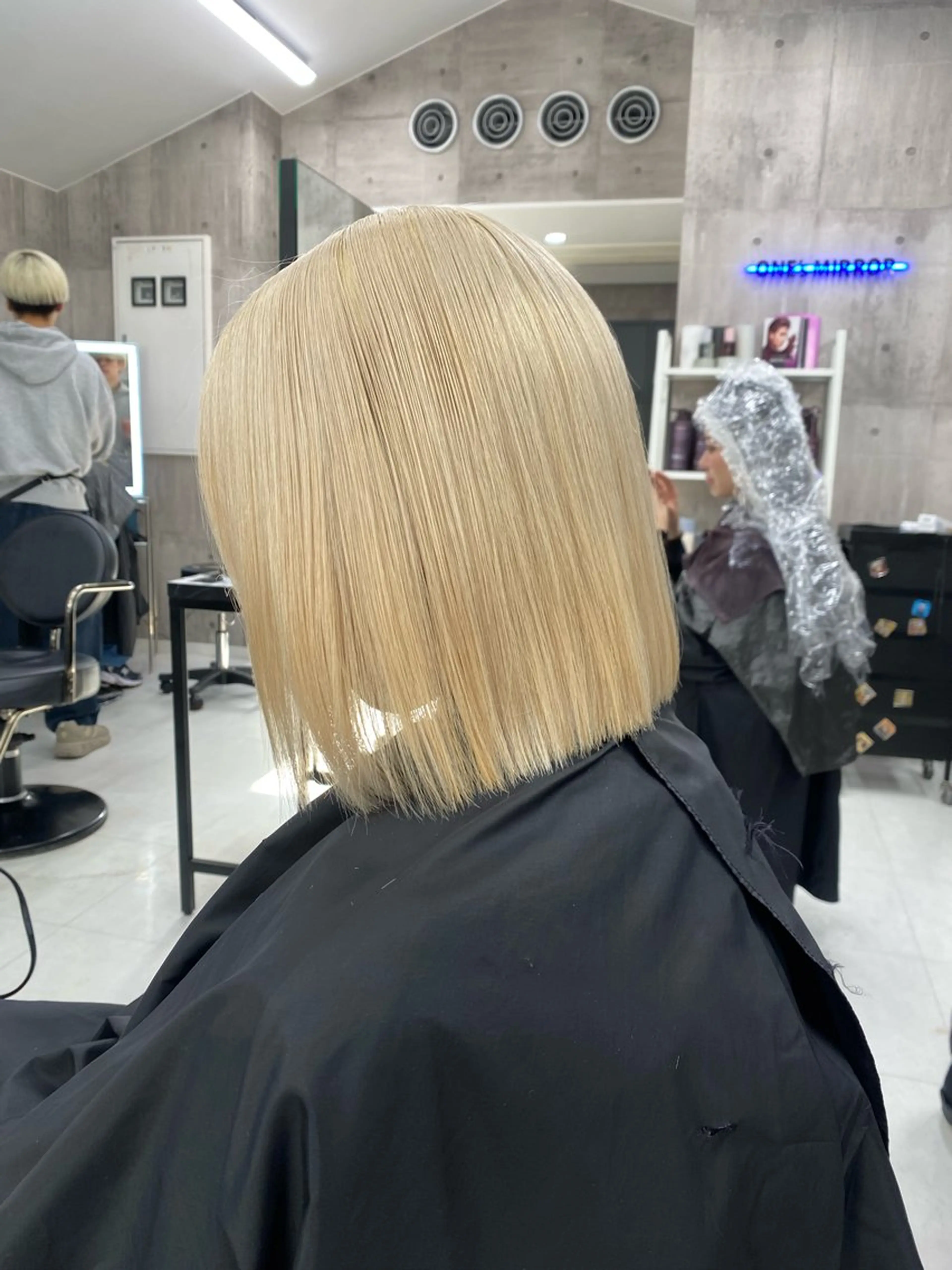 ショート カラー ヘアアレンジ メンズ ヘアカラー のん🎀ハイトーン/ レイヤーカット🐳のヘアスタイル