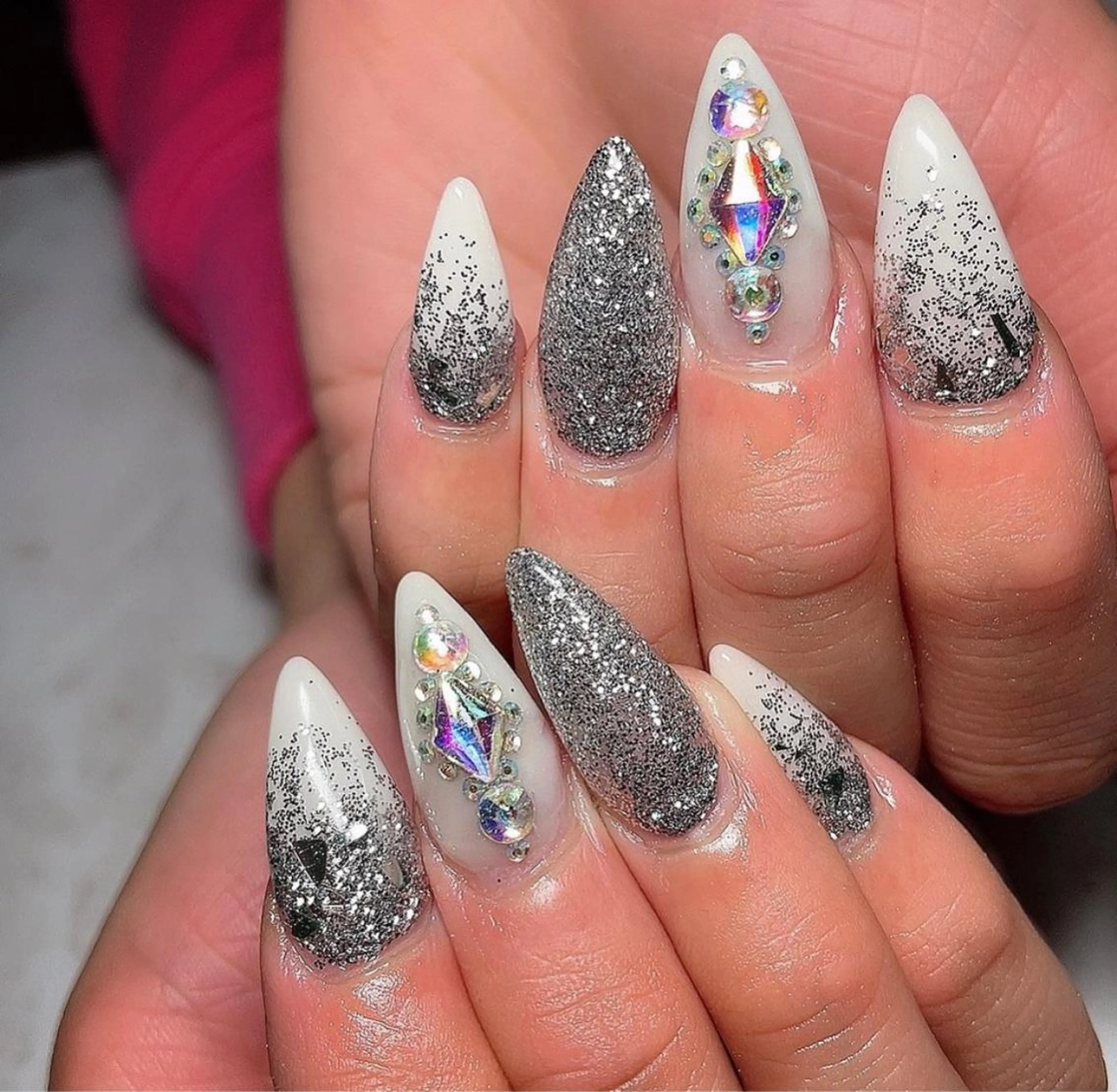 ネイル 成人式 知花 梨花のネイルデザイン