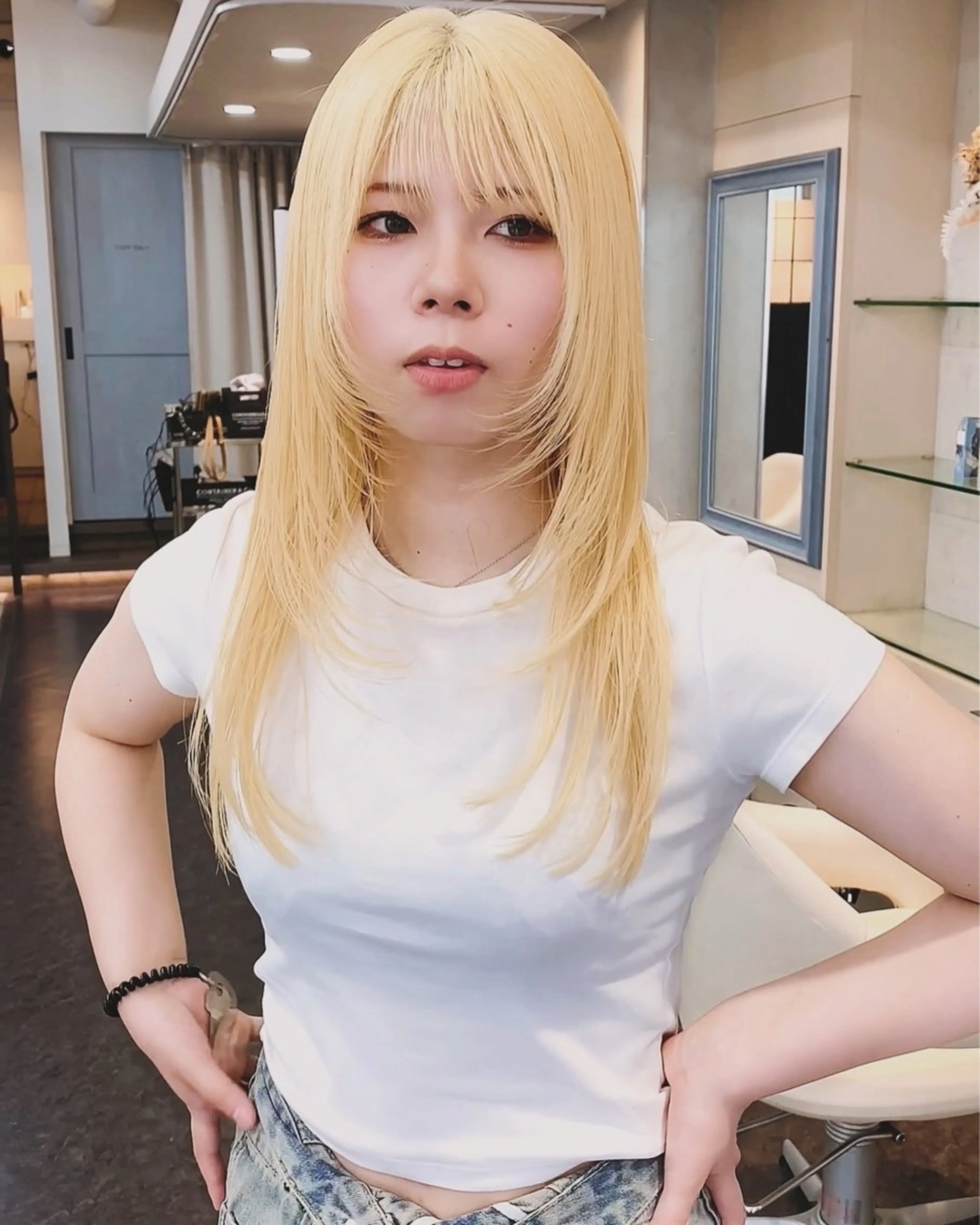 ロング カラー ブリーチ 抜きっぱなしブロンド ブロンド 顔まわりレイヤー レイヤーカット ✨原宿ハイトーン ブリーチ職人菊池のヘアスタイル