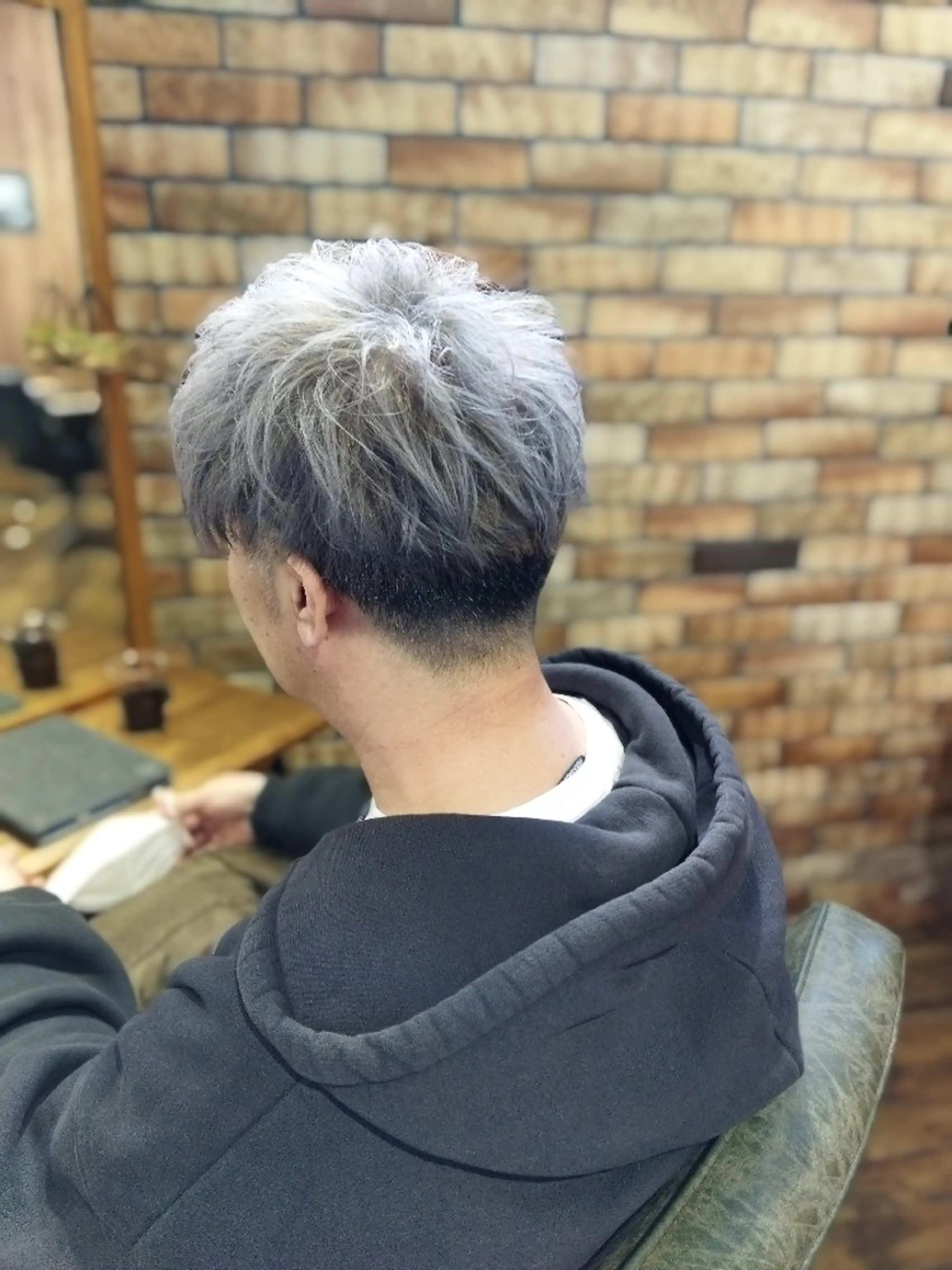 カラー メンズ ヘアカラー 北林 弘展のヘアスタイル