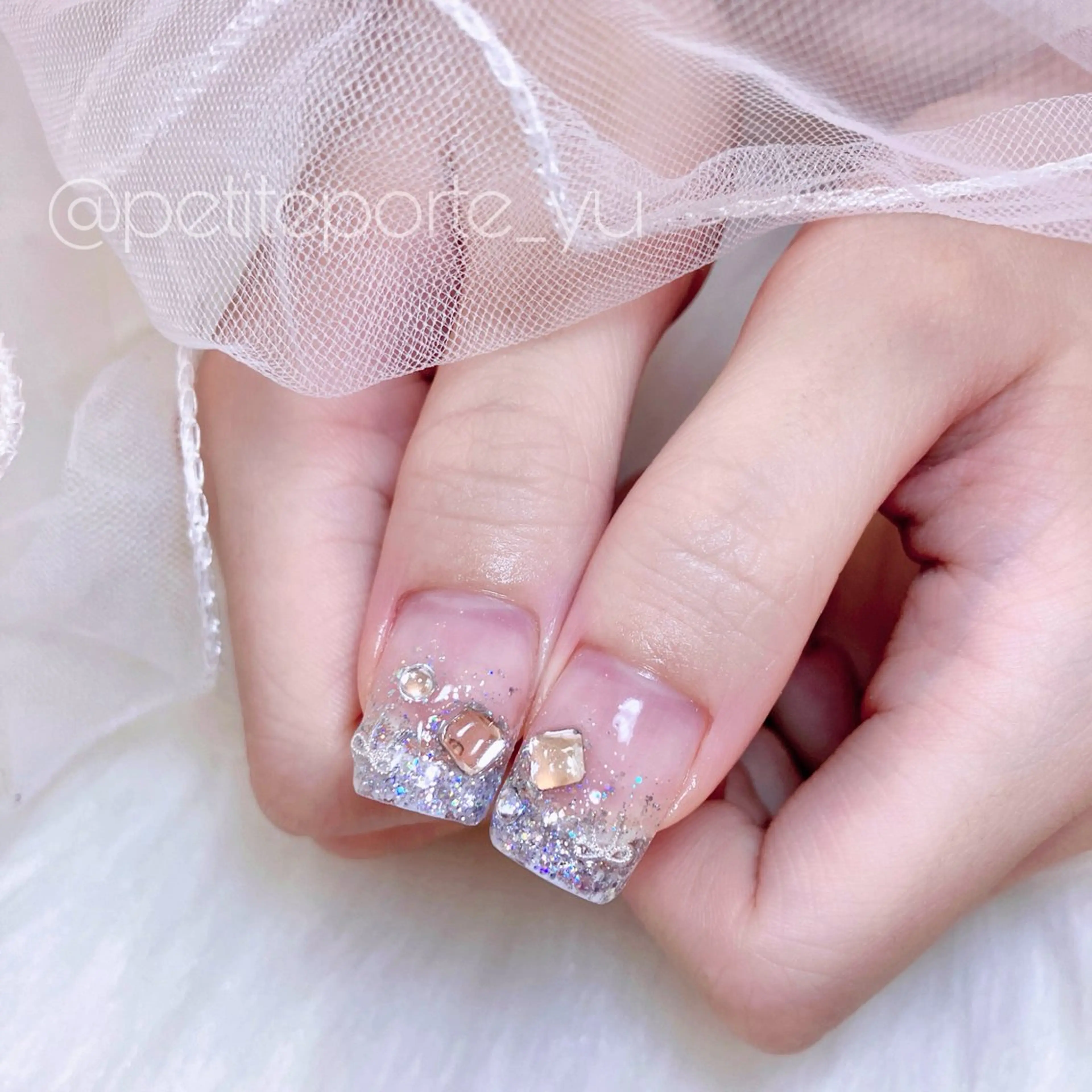 ネイル ジェルネイル キラキラネイル ラメ(グリッター) ラメグラデーション ワンカラーネイル ハンドネイル nailsalon petite porte所属・petite porteのネイルデザイン
