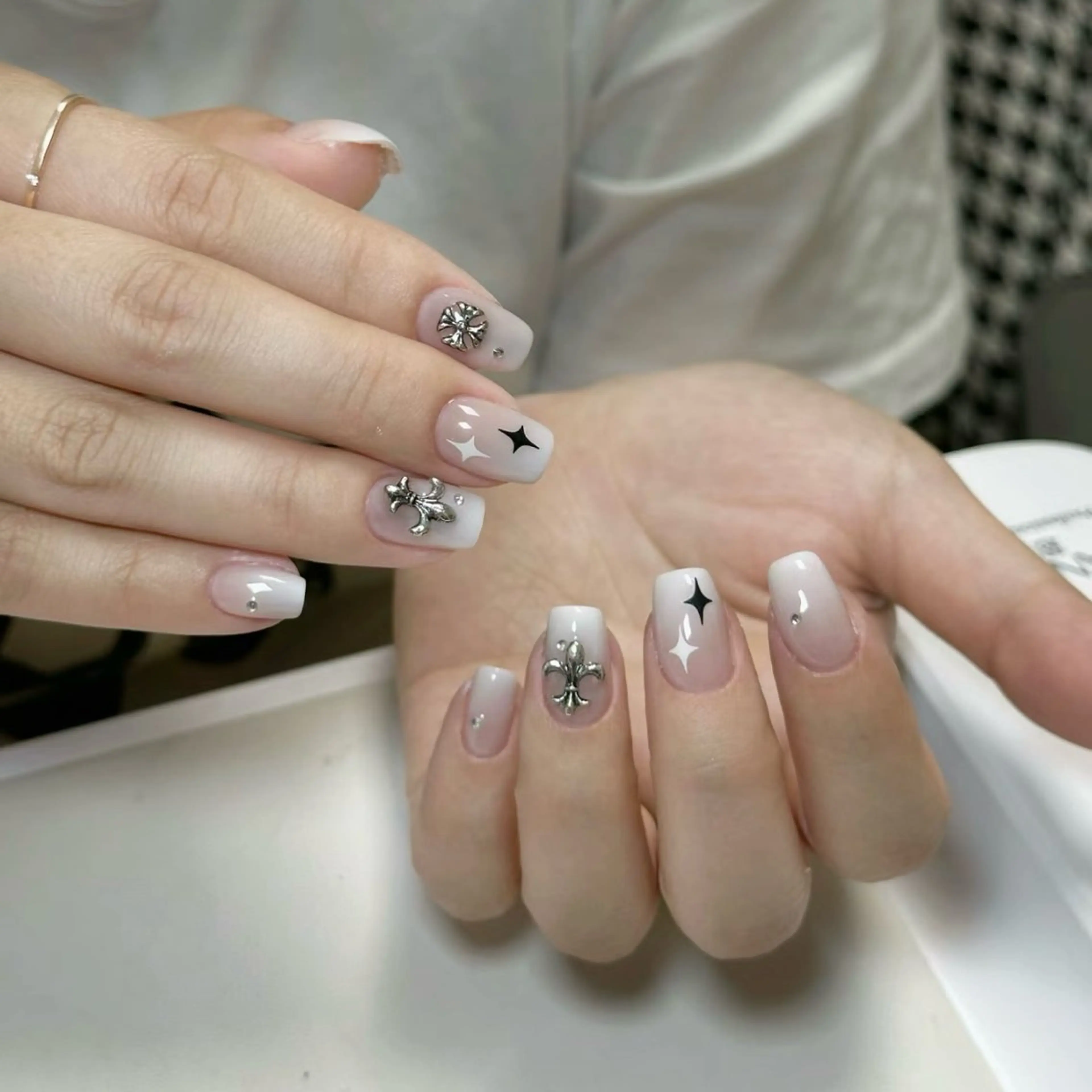 ネイル ハンドネイル ハンドケア 💕Dreamy KIYO💕のネイルデザイン