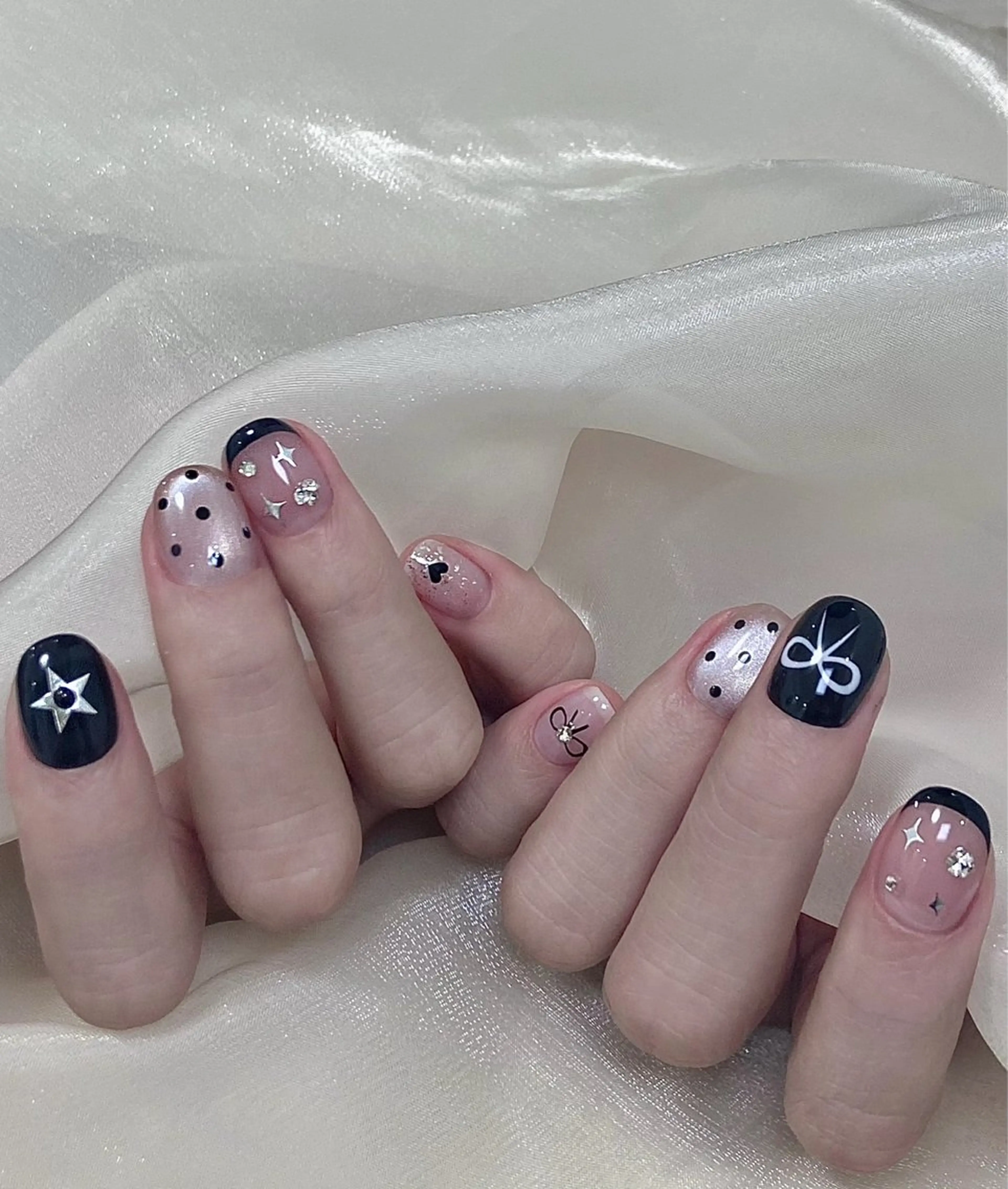 ネイル オーロラネイル 長さ出し フットネイル 韓国ネイル ラメ(グリッター) ハンドネイル 👍thumbs up nail👍のネイルデザイン