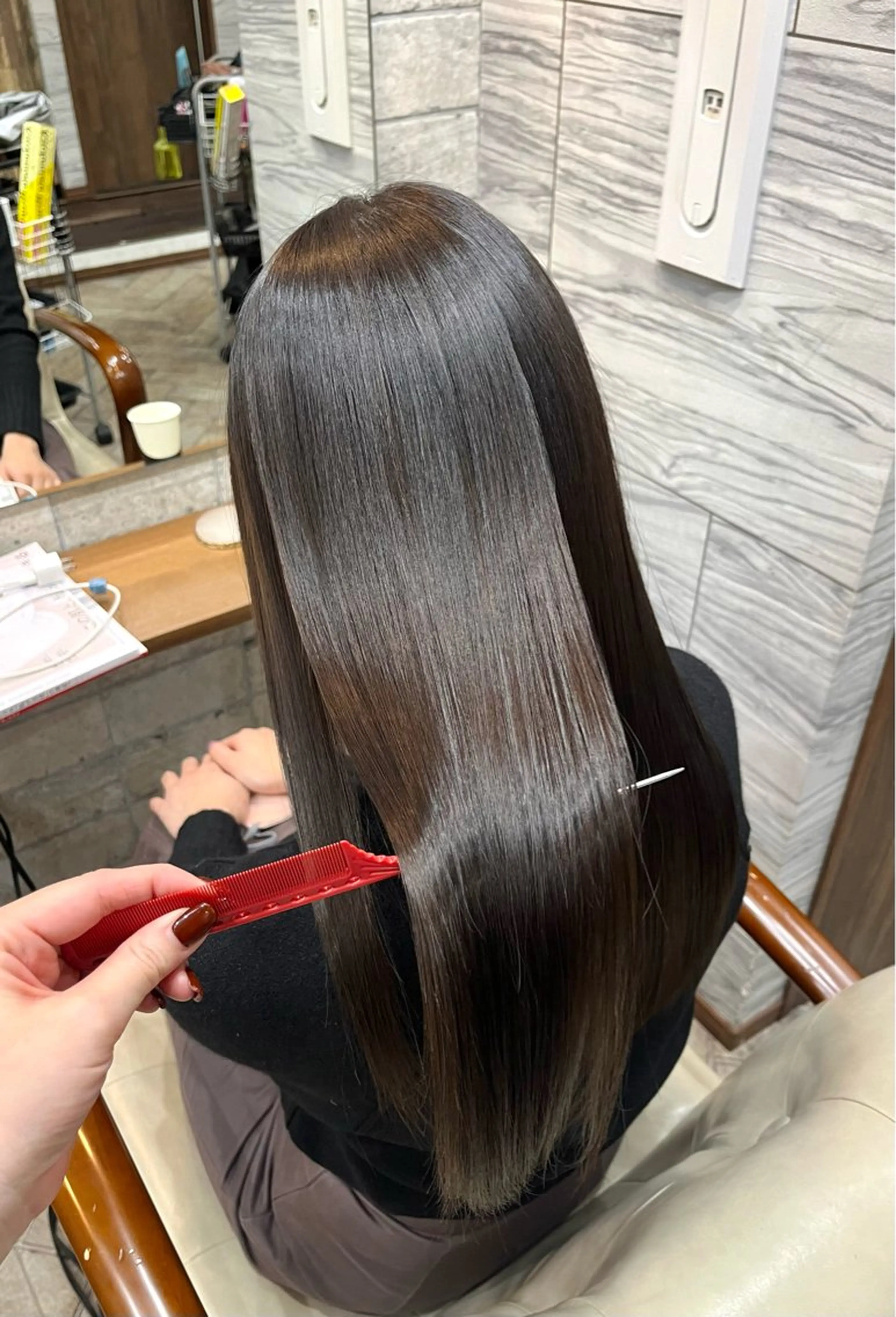 【髪質改善メニュー】カット+全体カラー+髪質改善UPTOGLOSSトリートメントの写真