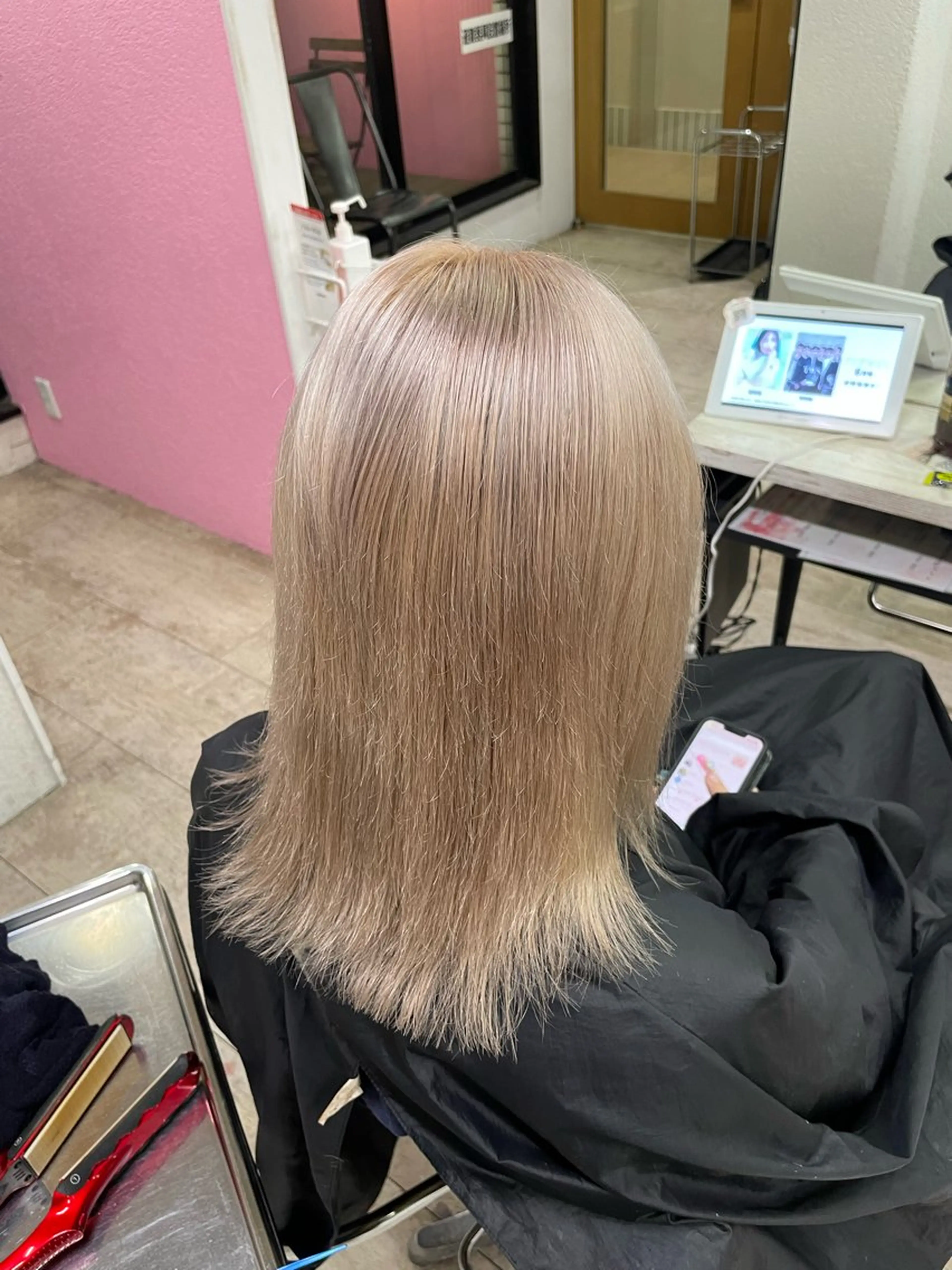 カット＋ハイブリーチ＋トリートメントの写真