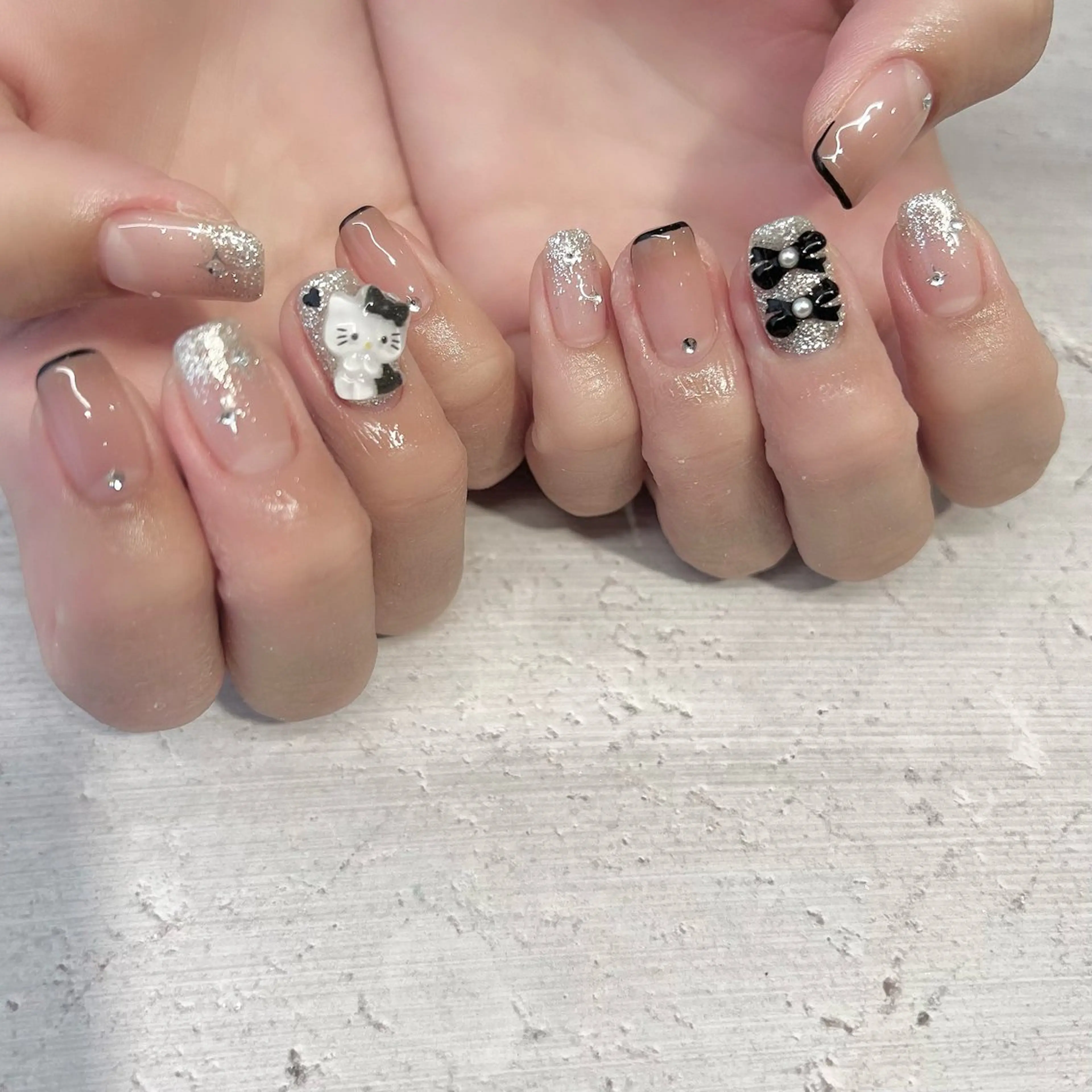 ネイル キラキラネイル 韓国ネイル 夏ネイル ワンホンネイル 鈴木 まゆのネイルデザイン