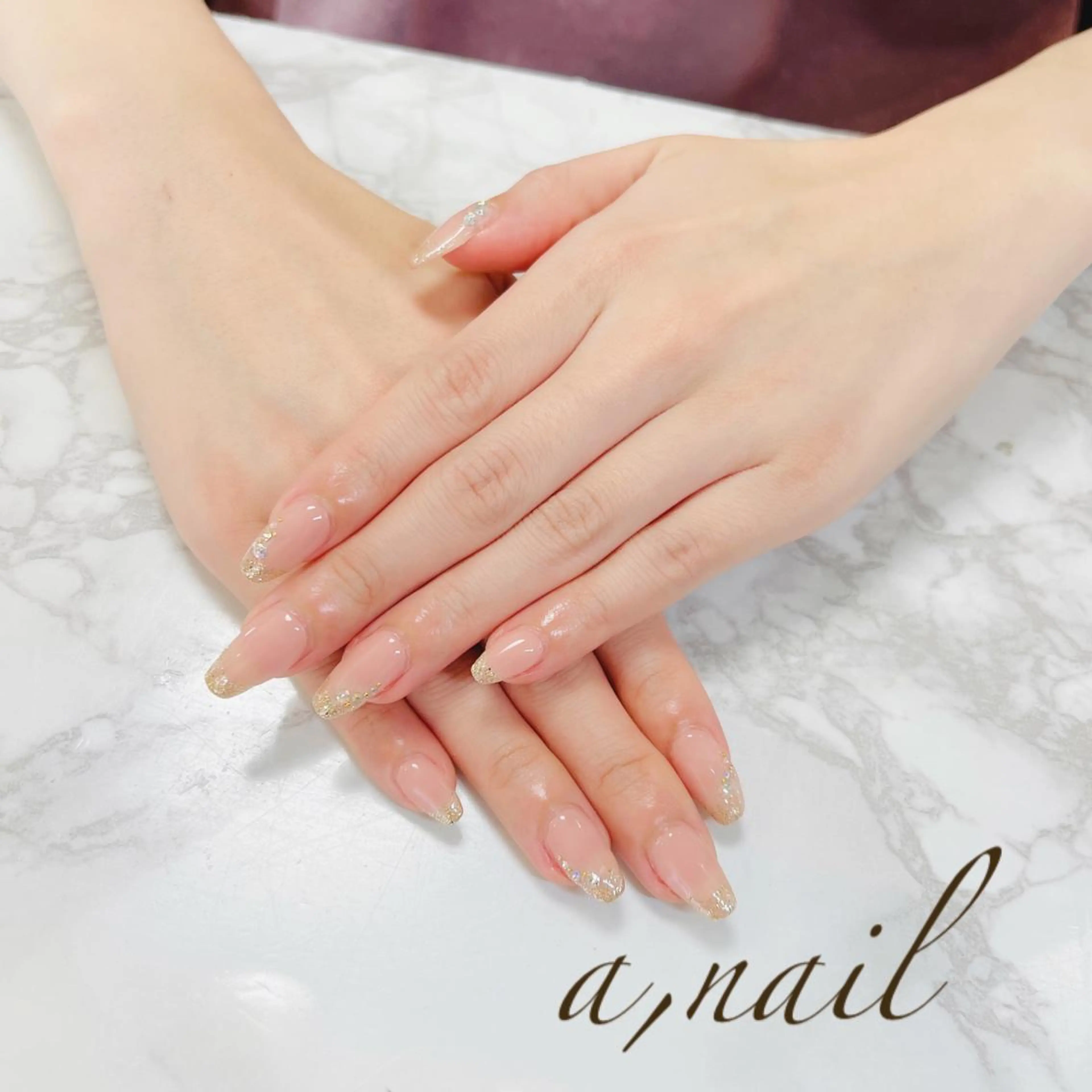 ネイル フットネイル フレンチネイル ジェルネイル グラデーション キラキラネイル ハンドネイル ネイルサロン エーネイルのネイルデザイン