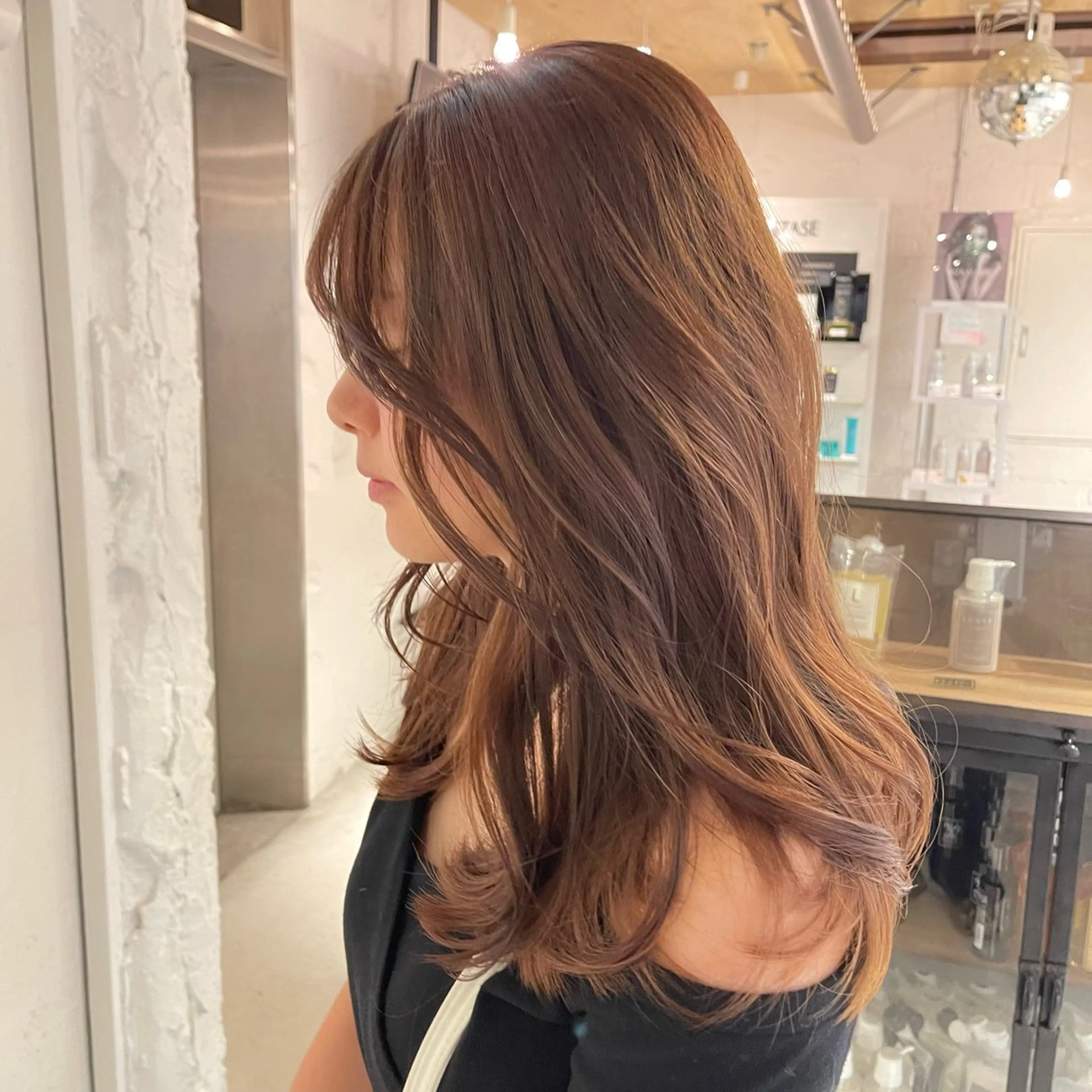 ロング カラー ブリーチ ブラウンカラー 透明感カラー nameless miichiのヘアスタイル