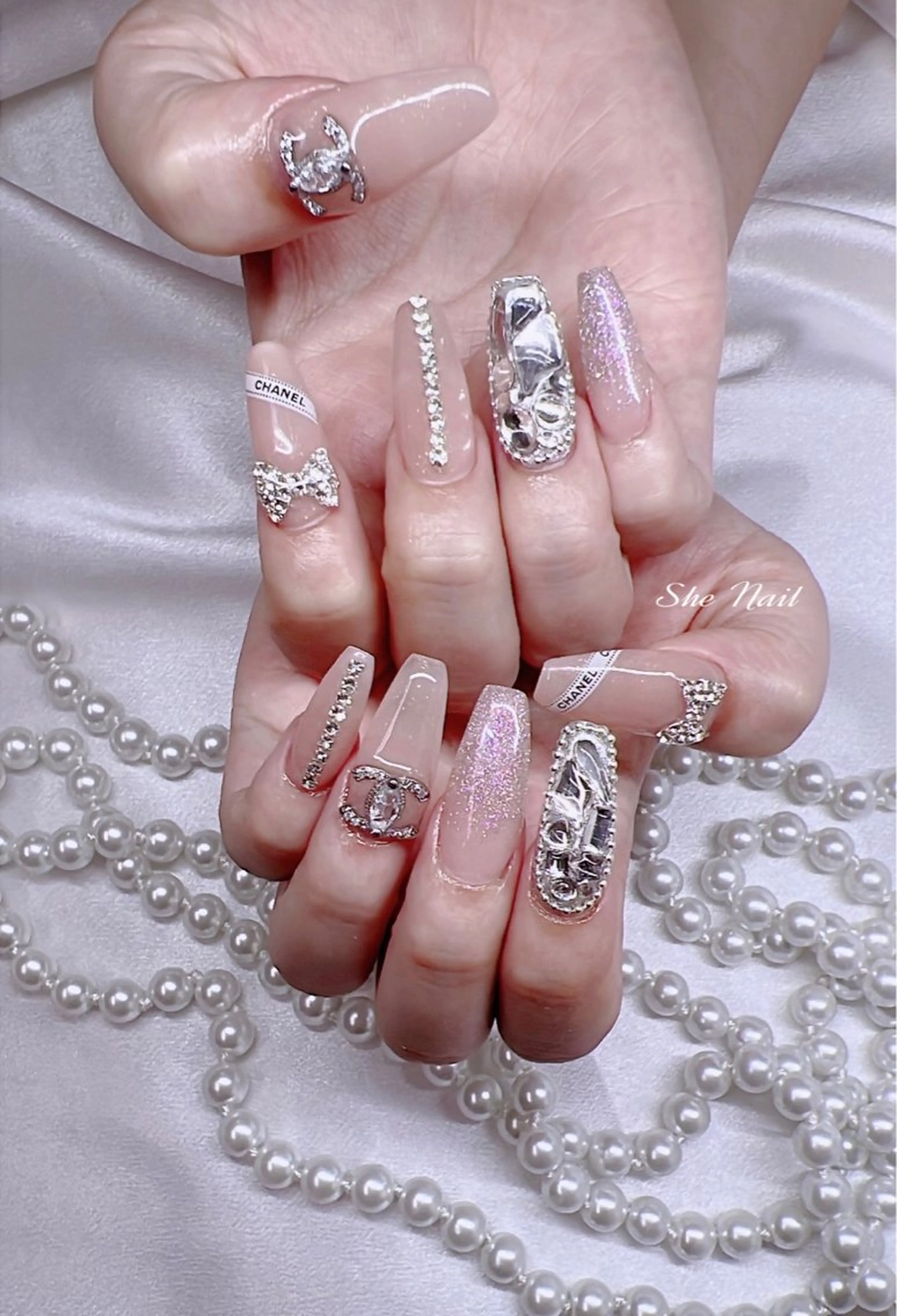 ネイル チークネイル 長さ出し フレンチネイル ハート キラキラネイル ハンドネイル She   Nail所属・ISA_ BELLAのネイルデザイン