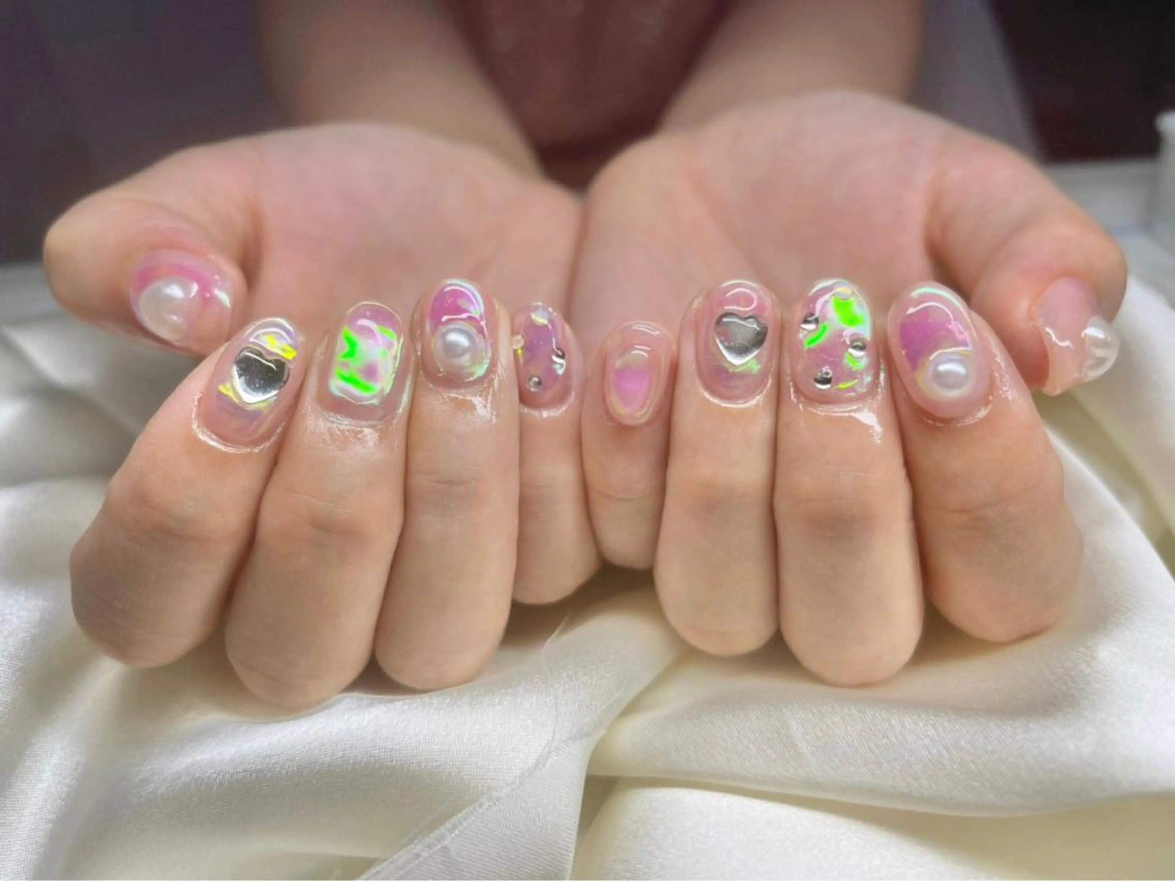 ネイル マツエク・マツパ アイブロウ 眉カラー 韓国風マツエク パリジェンヌラッシュリフト まつげパーマ ワンホンマツエク ハンドネイル Nail&eye Belire 新宿のネイルデザイン