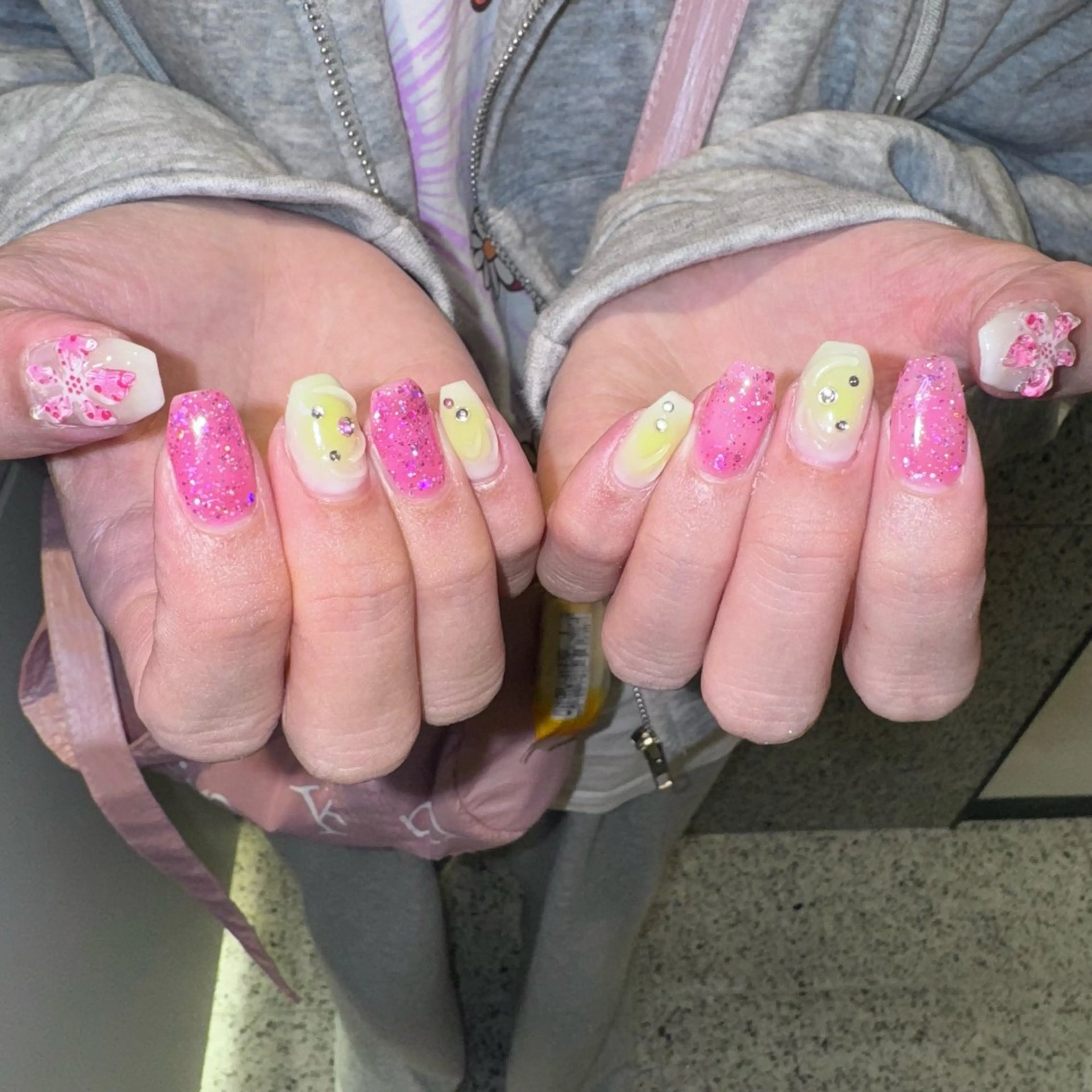 ネイル ハンドネイル RIEKO🍒 ワンホン♡推しネイルのネイルデザイン