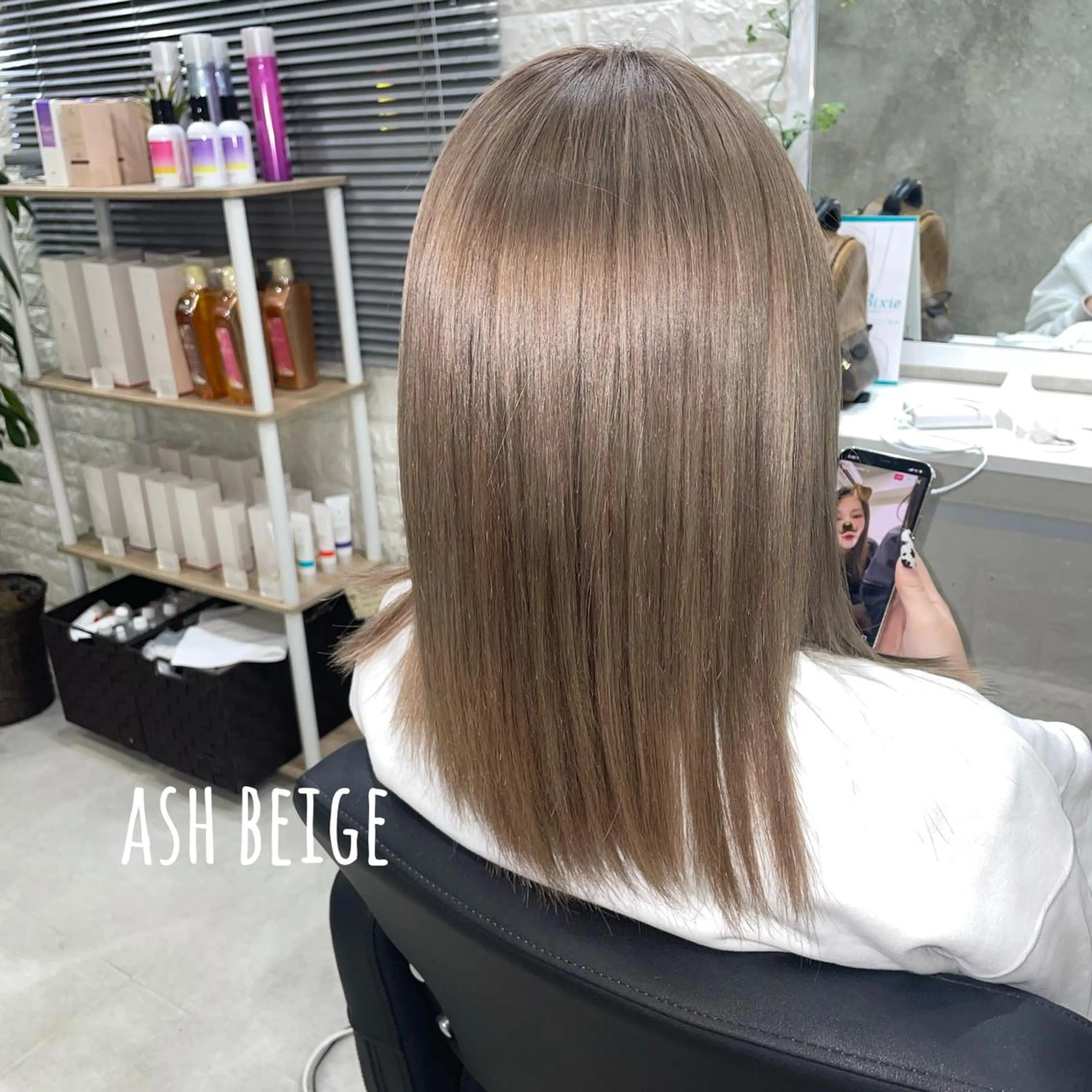 ミディアム カラー アッシュ ベージュカラー 透明感カラー ヘアカラー トリートメント Nino（ニーノ）所属・にしき さんのヘアスタイル