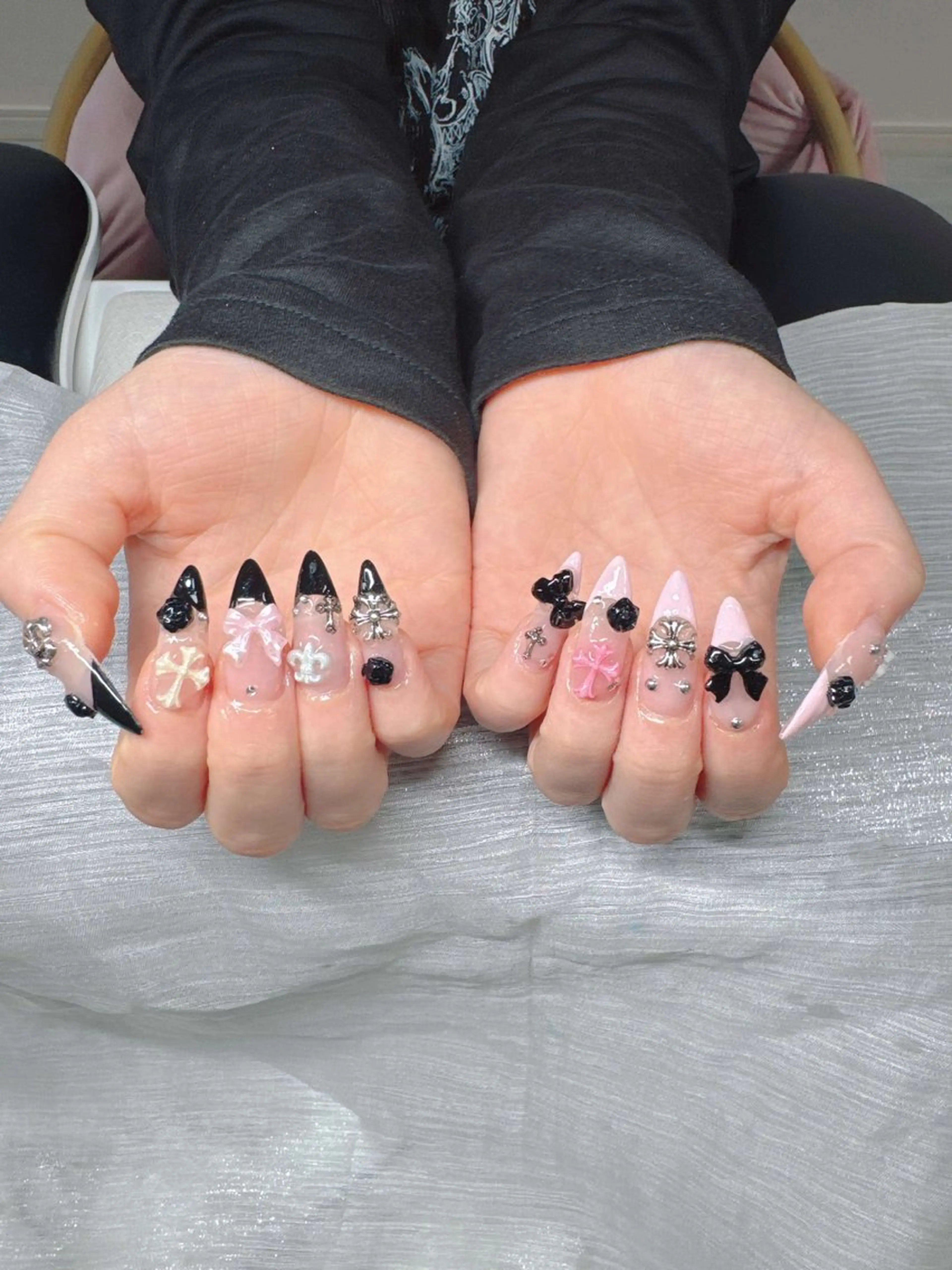 ネイル 長さ出し グラデーション 卒業式 キラキラネイル マグネットネイル Lee Nailsのネイルデザイン