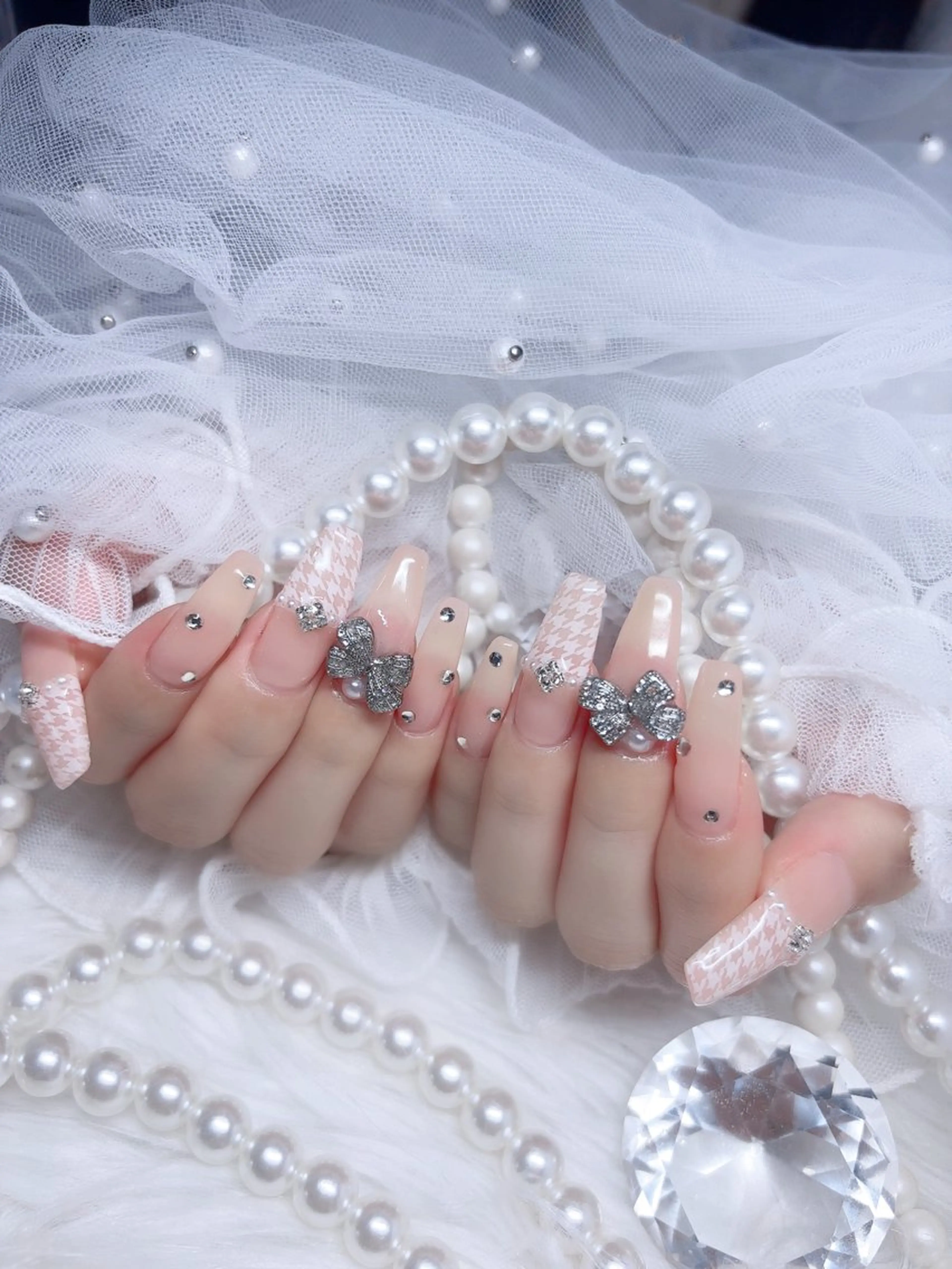 ネイル オーロラネイル 成人式 フットネイル 韓国ネイル ロングネイル Yudia🦋 azuのネイルデザイン