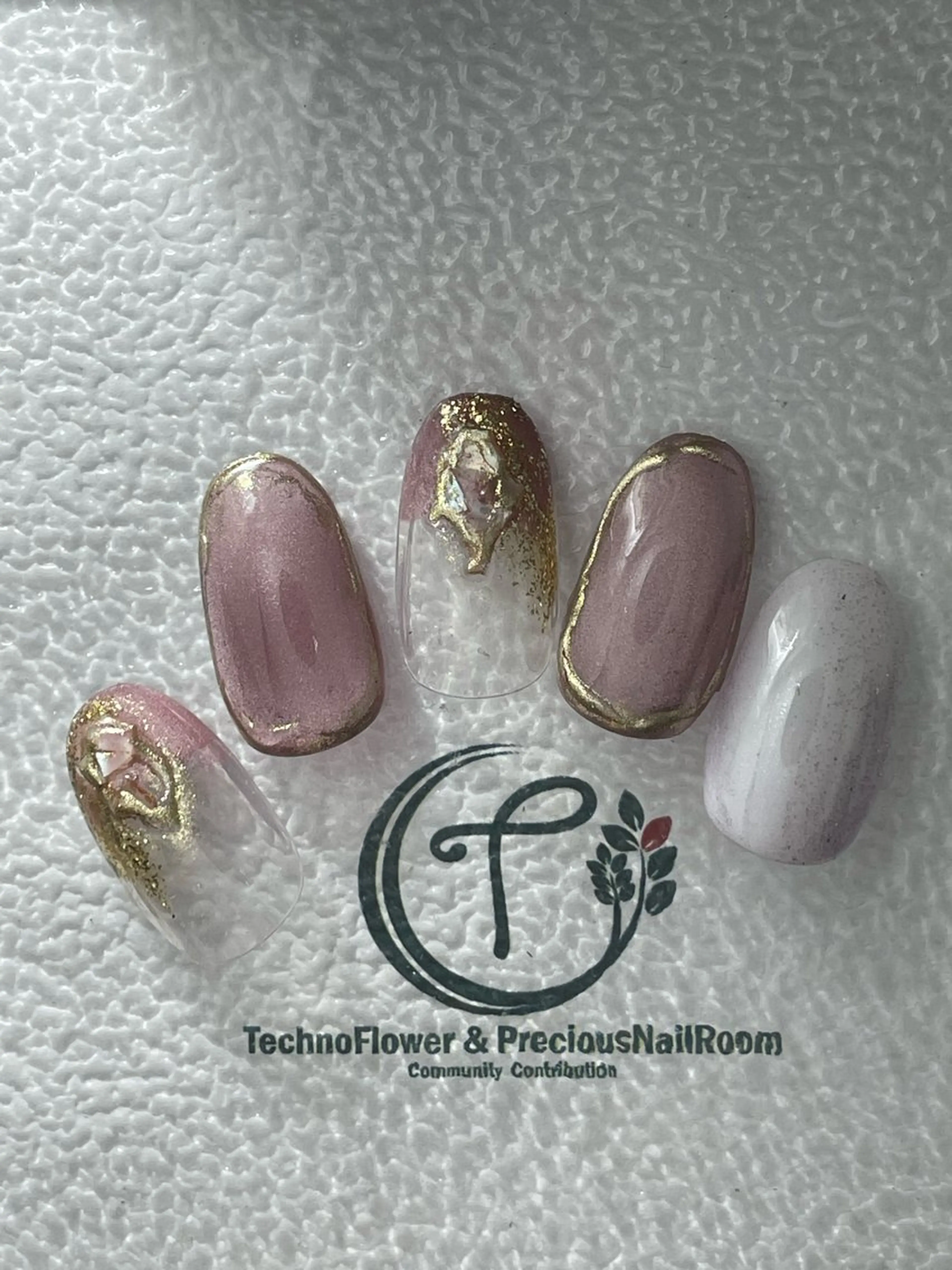 ネイル フラワーネイル ハンドネイル precious nail room所属・precious nail  roomのネイルデザイン