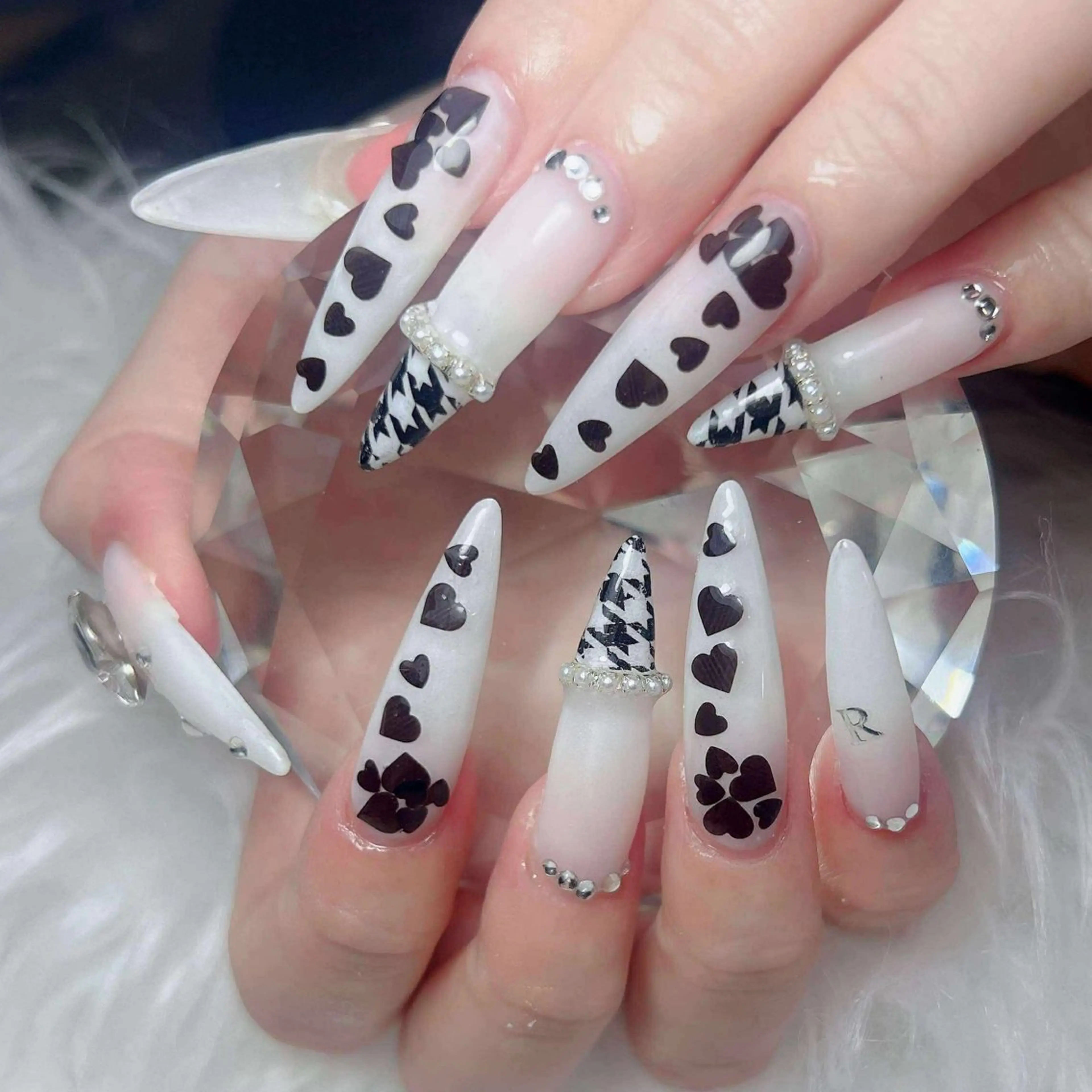 ネイル オーロラネイル チークネイル フットネイル フレンチネイル 韓国ネイル ハンドネイル Lumi Nailのネイルデザイン