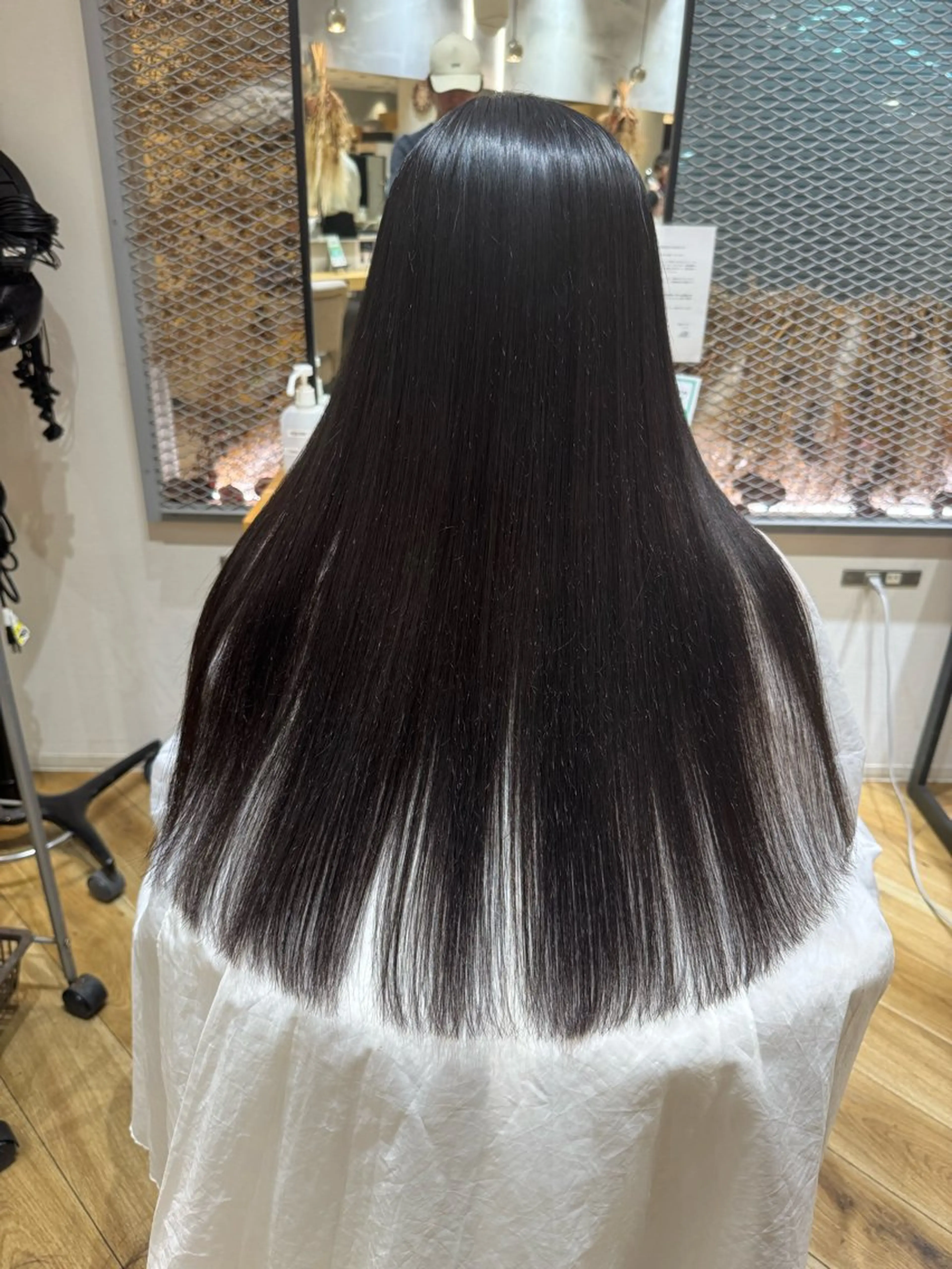 ロング カラー アッシュ アッシュブラック 黒髪 ロング fizelleあべのルシアス店所属・⭐️吉崎 竜也⭐️のヘアスタイル