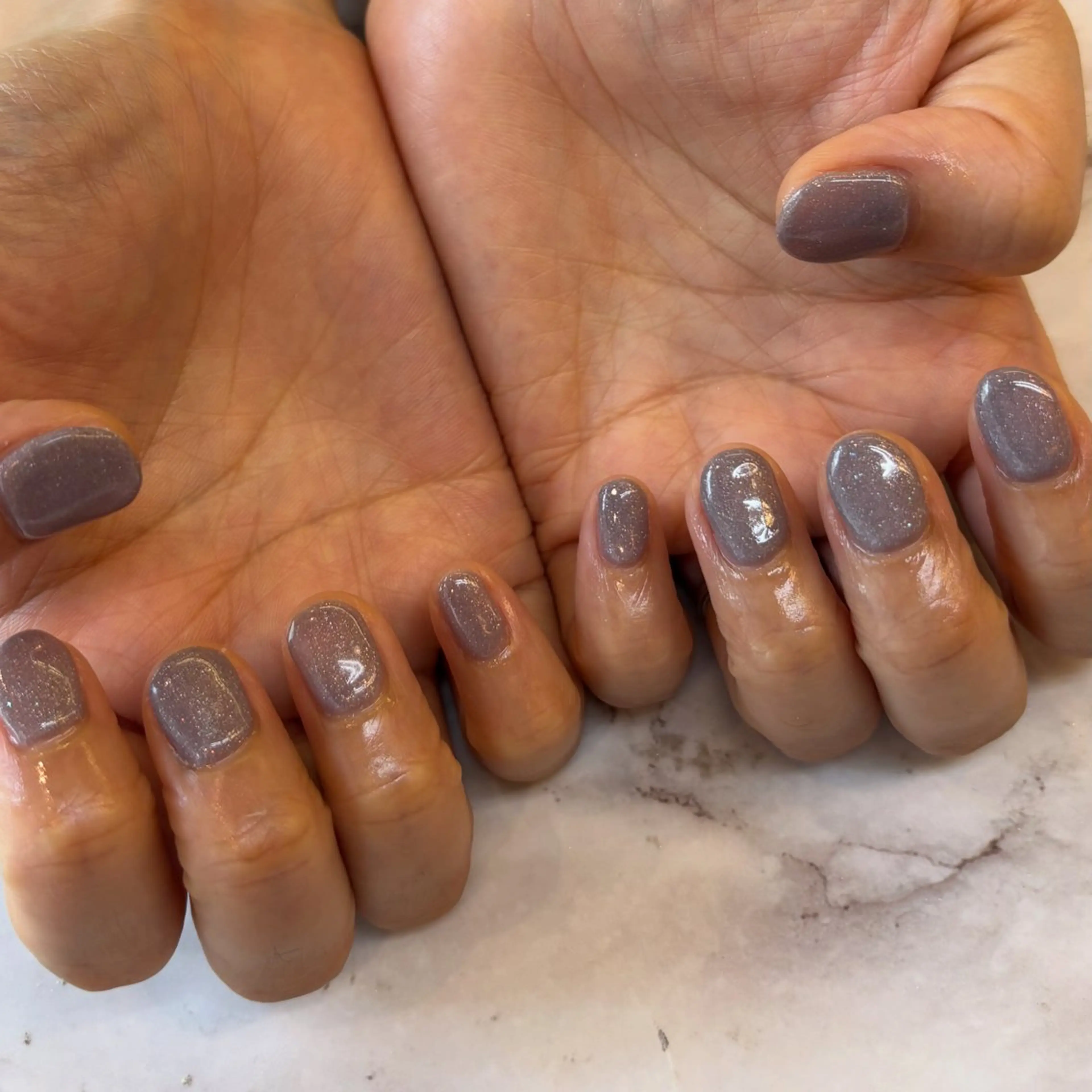 ネイル ワンカラーネイル Honey Bee Mikuのネイルデザイン