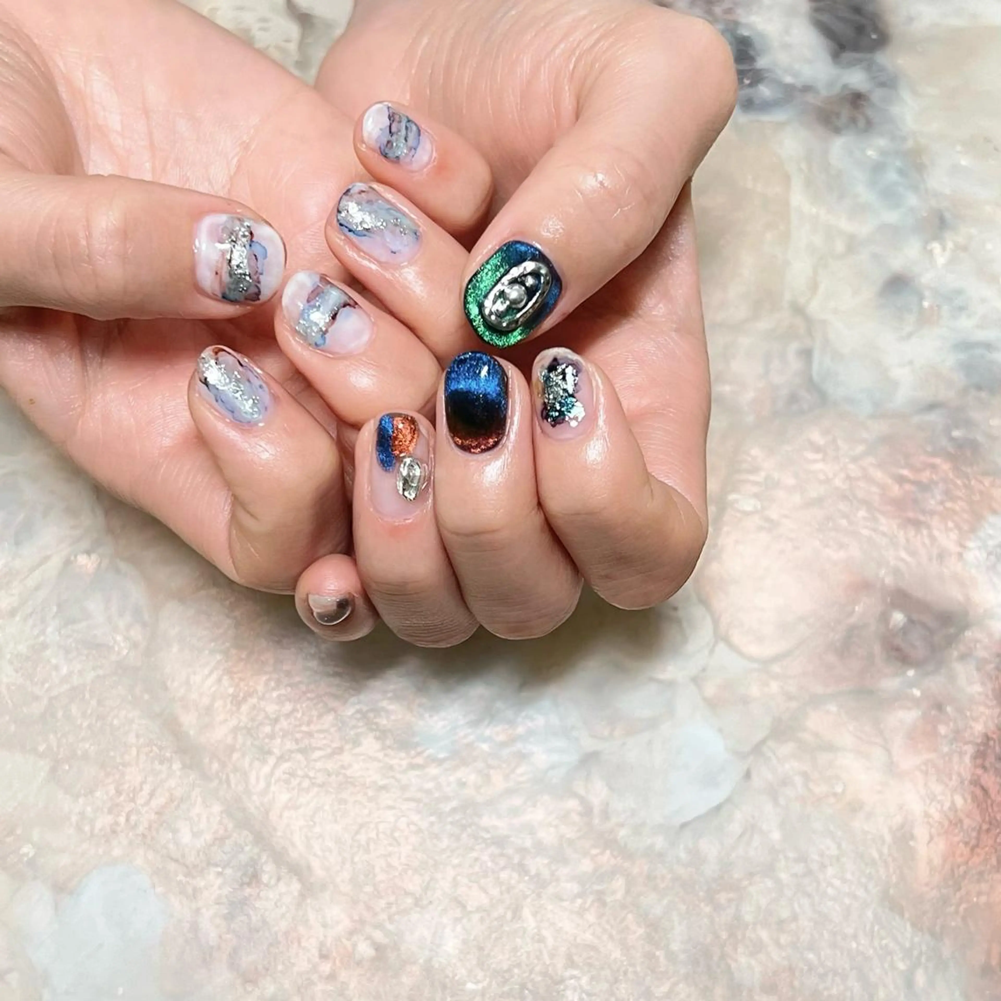 ネイル オーロラネイル ジェルネイル ラメ(グリッター) マグネットネイル ニュアンスネイル gemickle nailのネイルデザイン