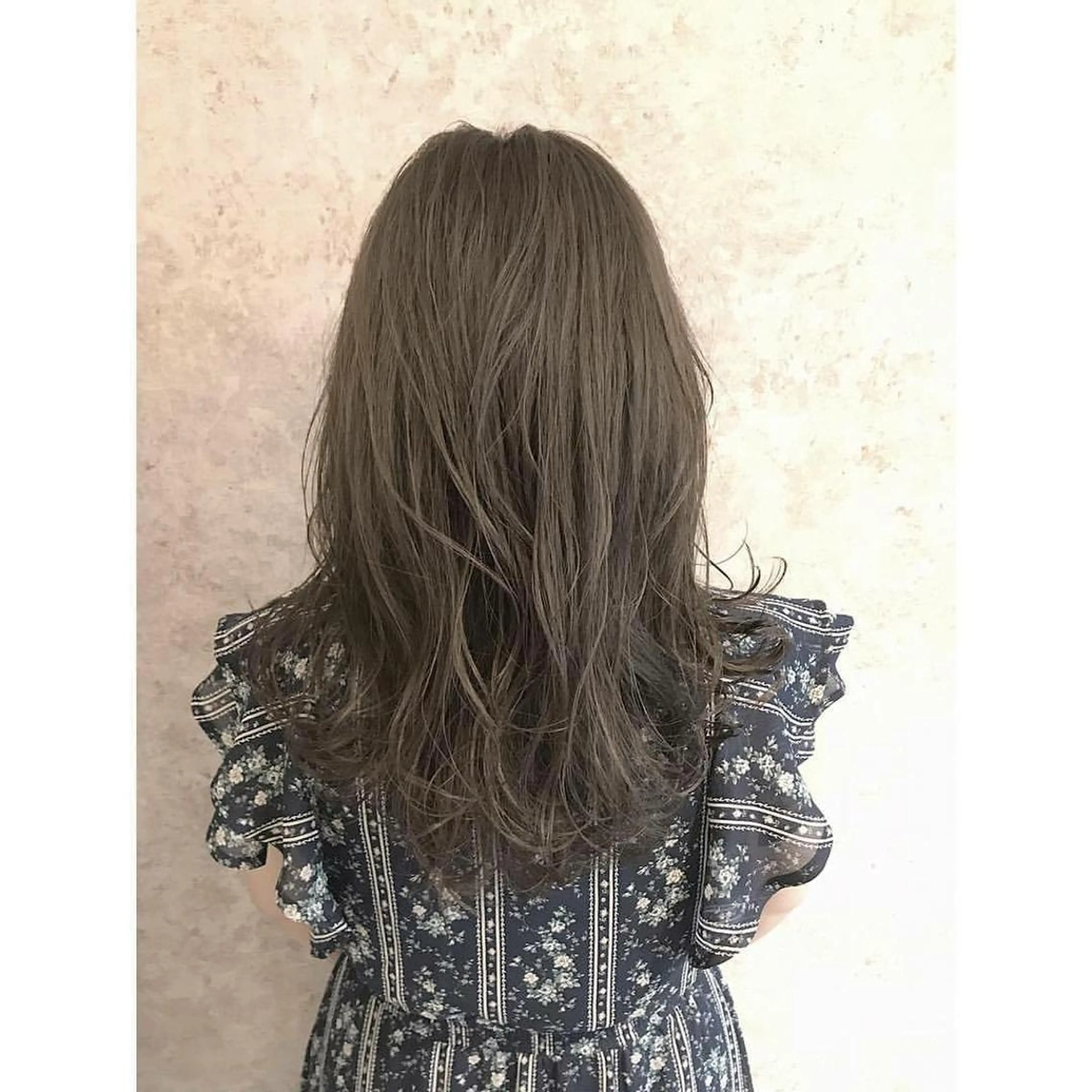 ミディアム due hair 京都駅前店 MILBON オージュア認定サロン【デューヘアー】所属・ハイトーンブリーチ 土坂　由志【京都】のヘアスタイル