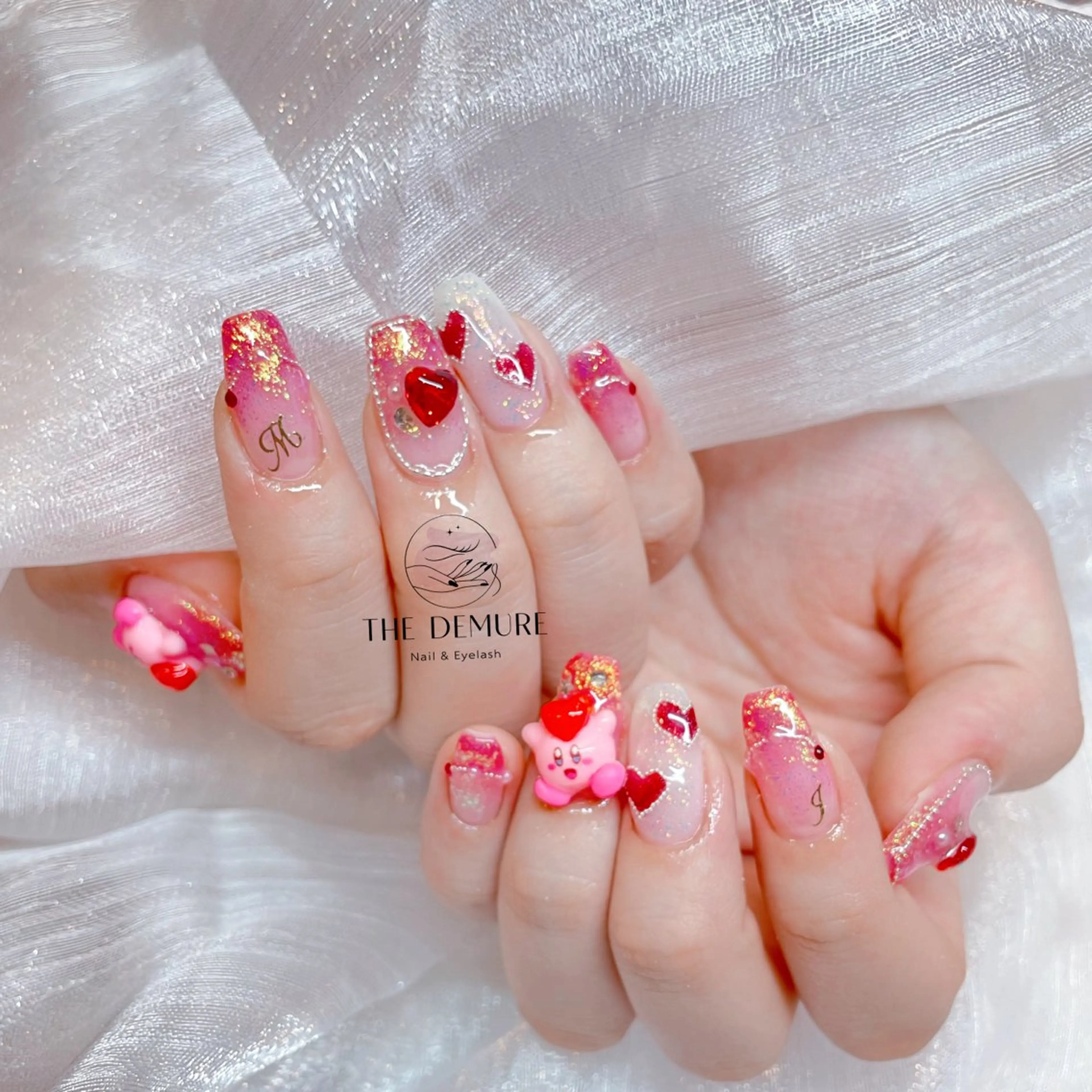 ネイル アートネイル キラキラネイル 韓国ネイル 水色 ロングネイル ハンドネイル ハンドケア NailDemure 【銀座店】のネイルデザイン