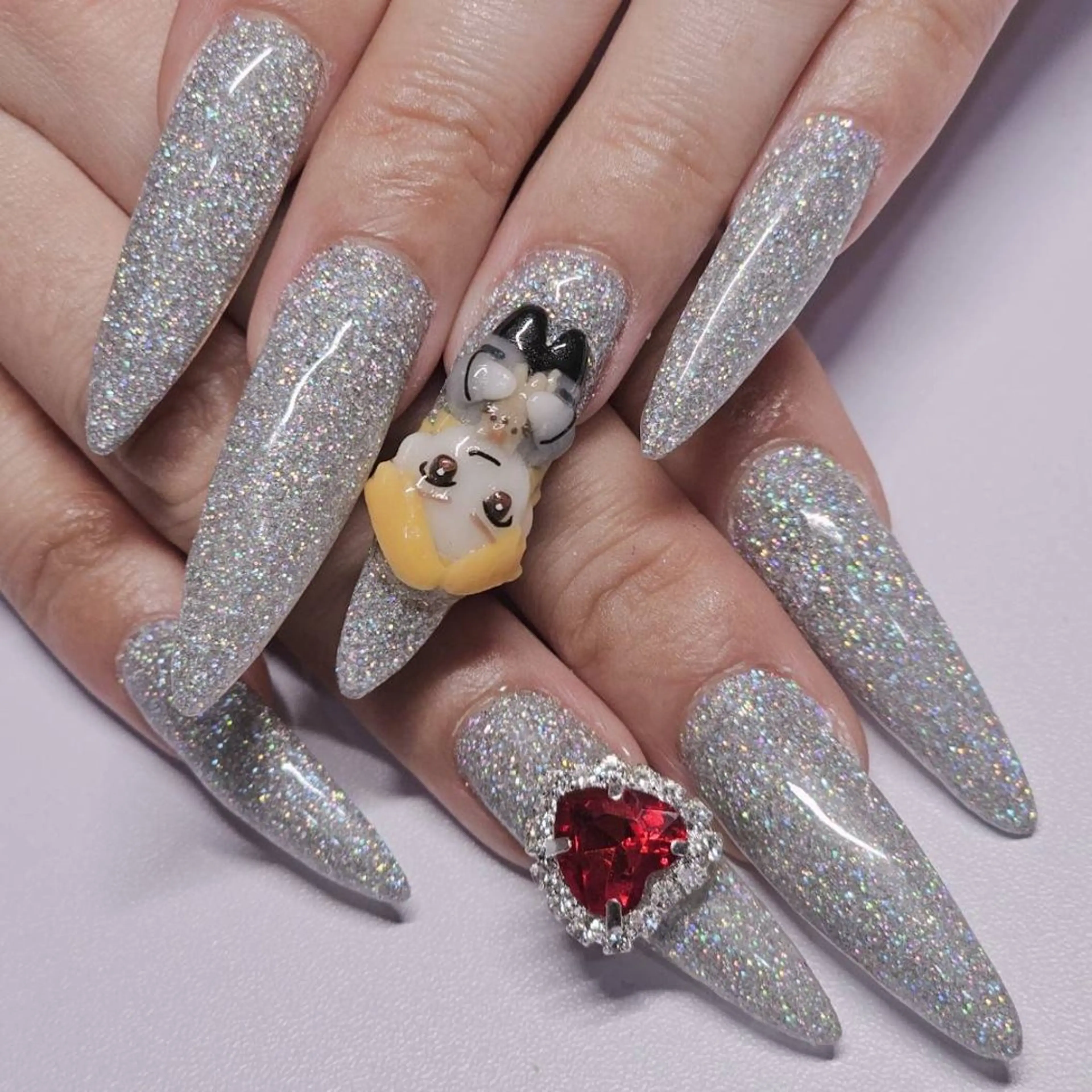 ネイル アートネイル オーロラネイル ラメ(グリッター) ワンカラーネイル シルバー ハンドネイル よしだ ひろきのネイルデザイン