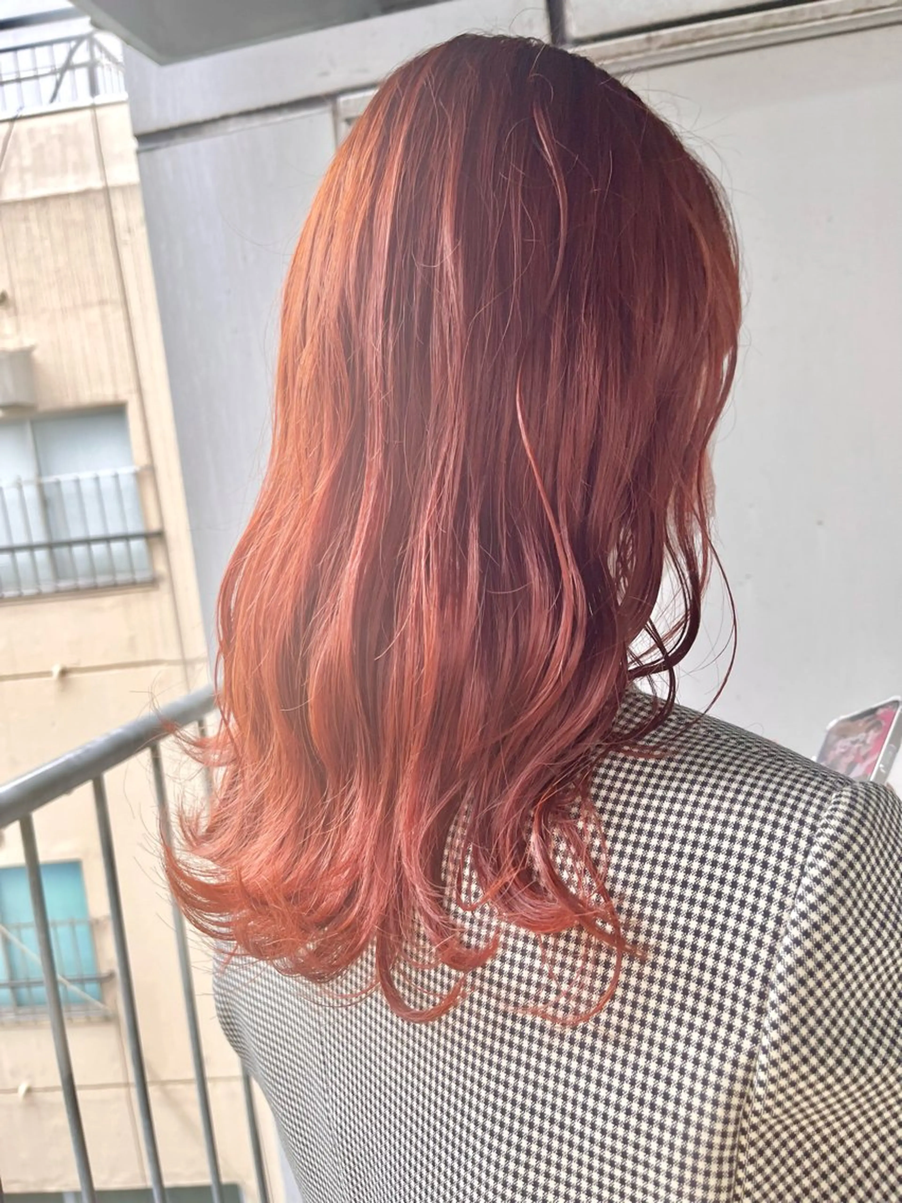 セミロング カラー ブリーチ ブリーチなしカラー オレンジ くさかみさき🌼暖色 /耳つぼ/オタク🌼のヘアスタイル