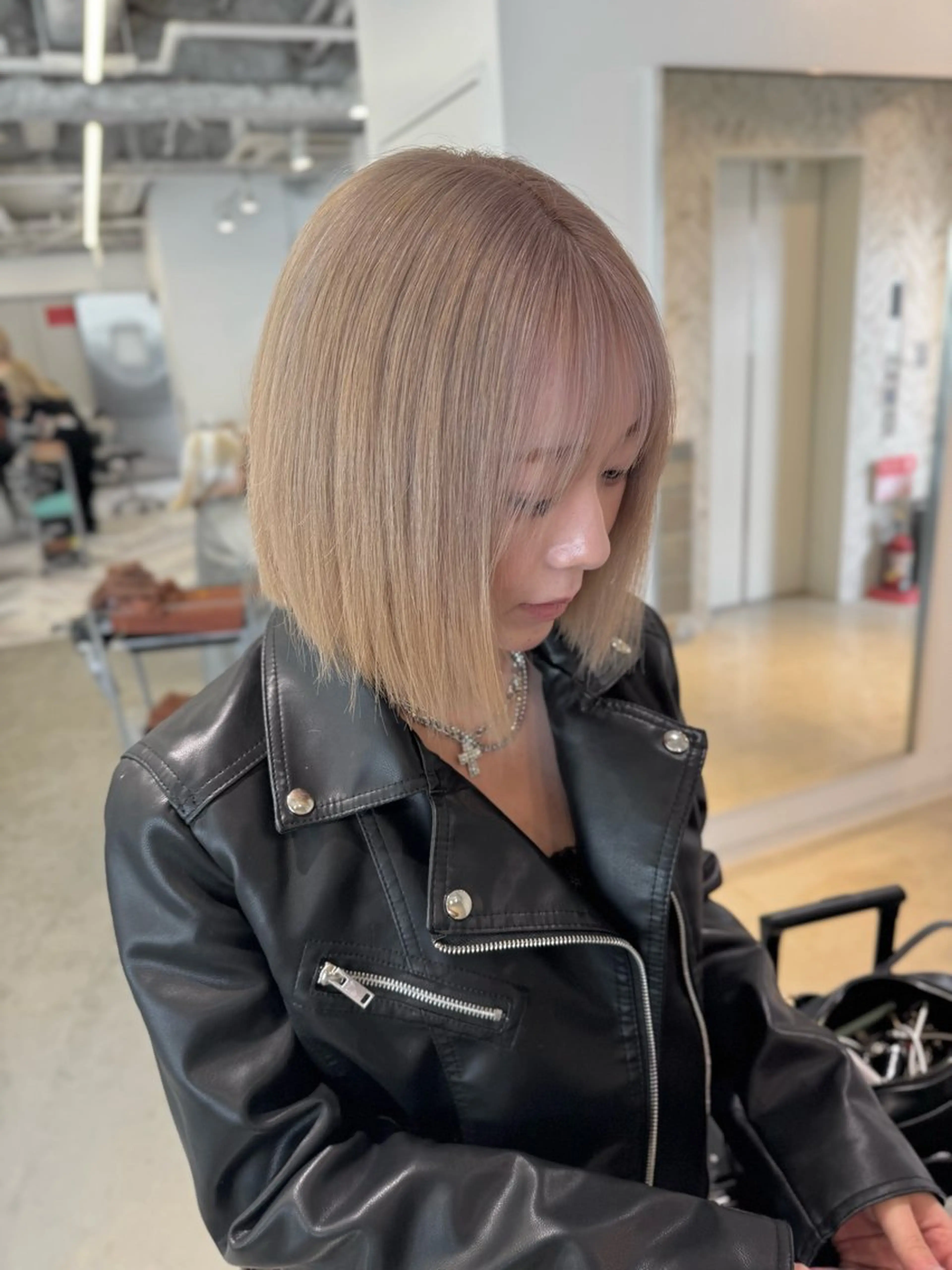 ショート カラー ヘアカラー トリートメント 店長　MANAMI ／ブリーチ／骨格ボブのヘアスタイル