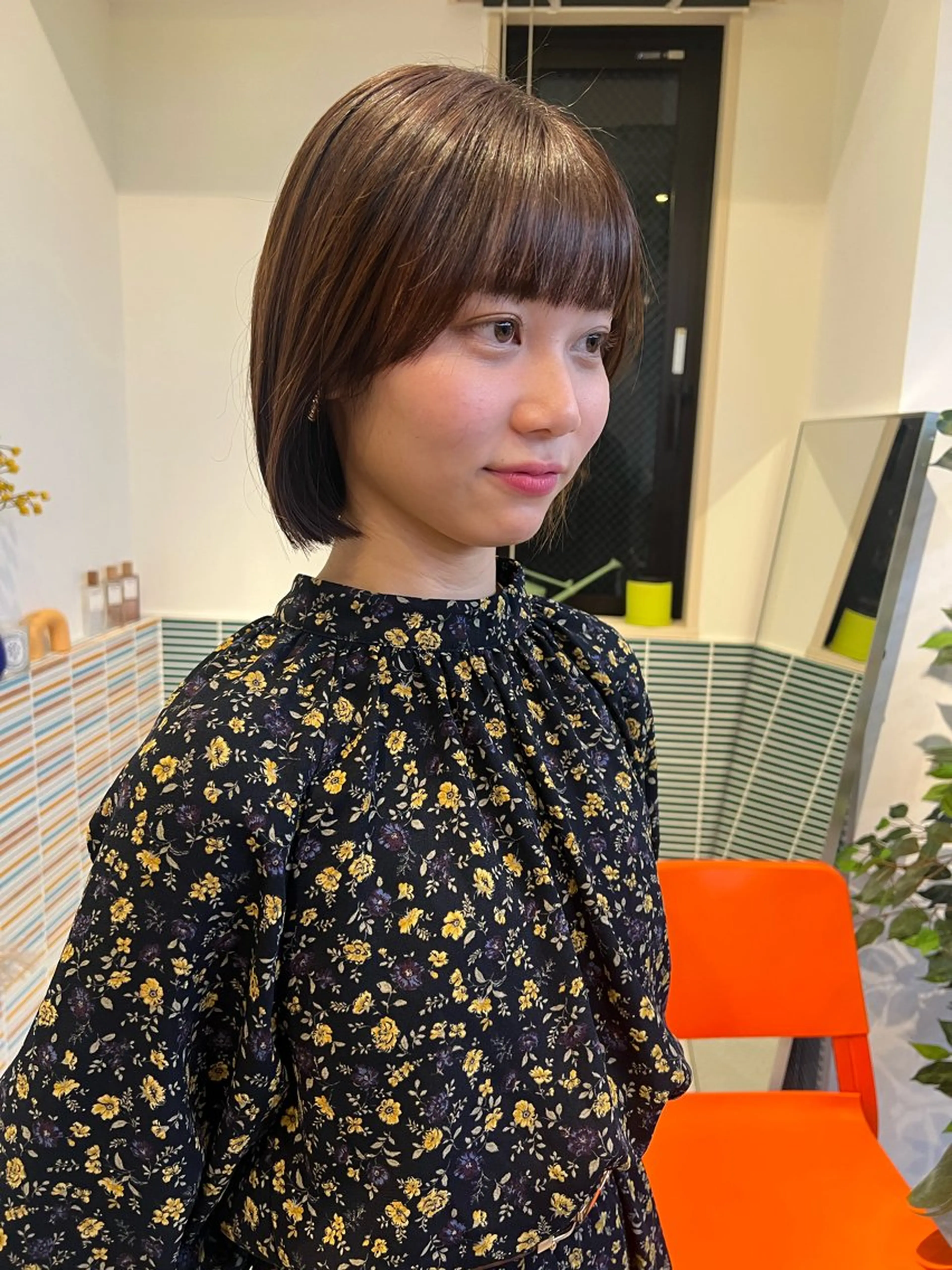 ミディアム カラー ミルクティーベージュ outaのヘアスタイル