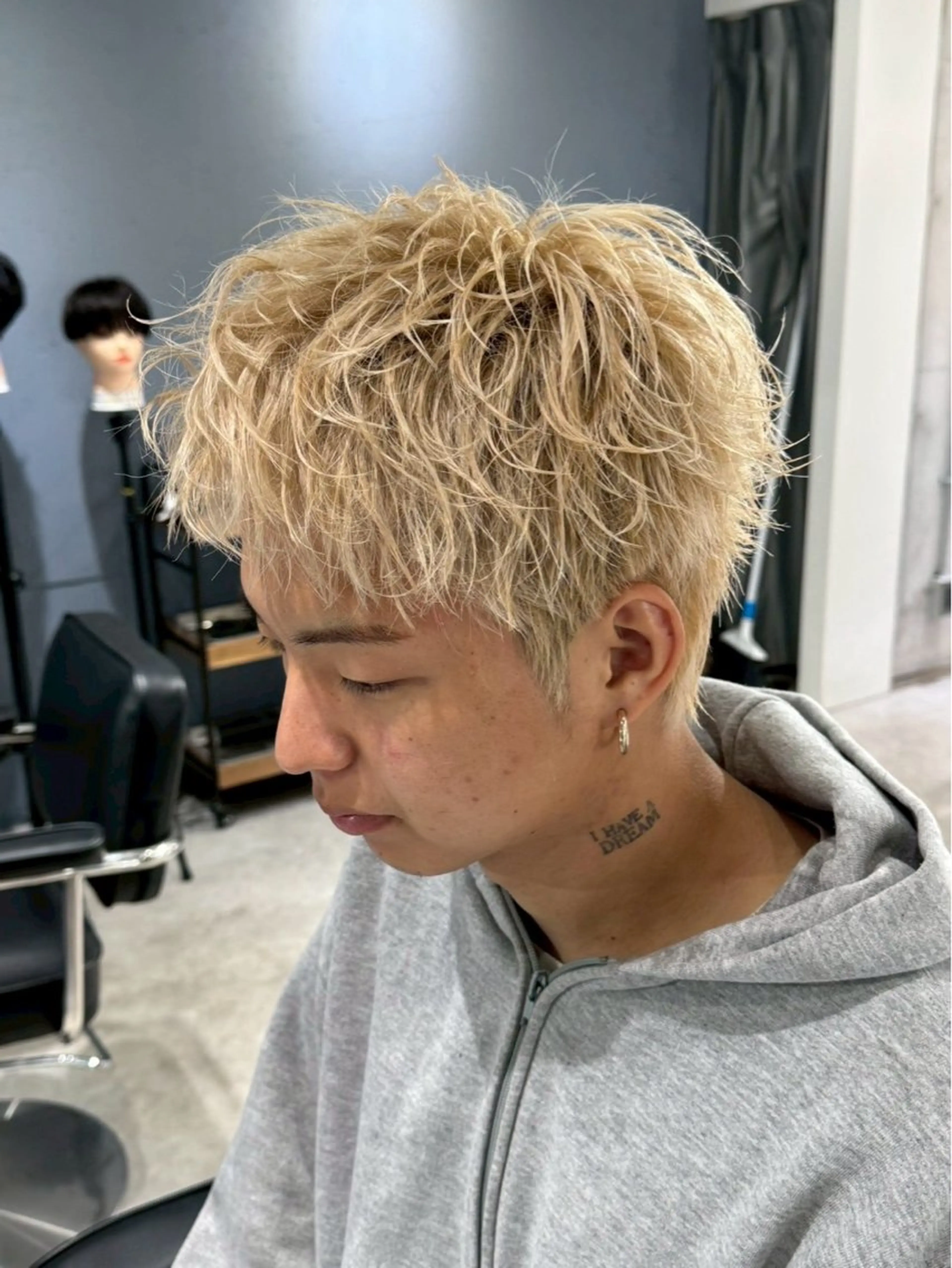 メンズ メンズハイトーン スパイキーショート カット ヘアカラー MEN’SsalonHYPE所属・メンズカット/布施/ 秋山　涼のヘアスタイル