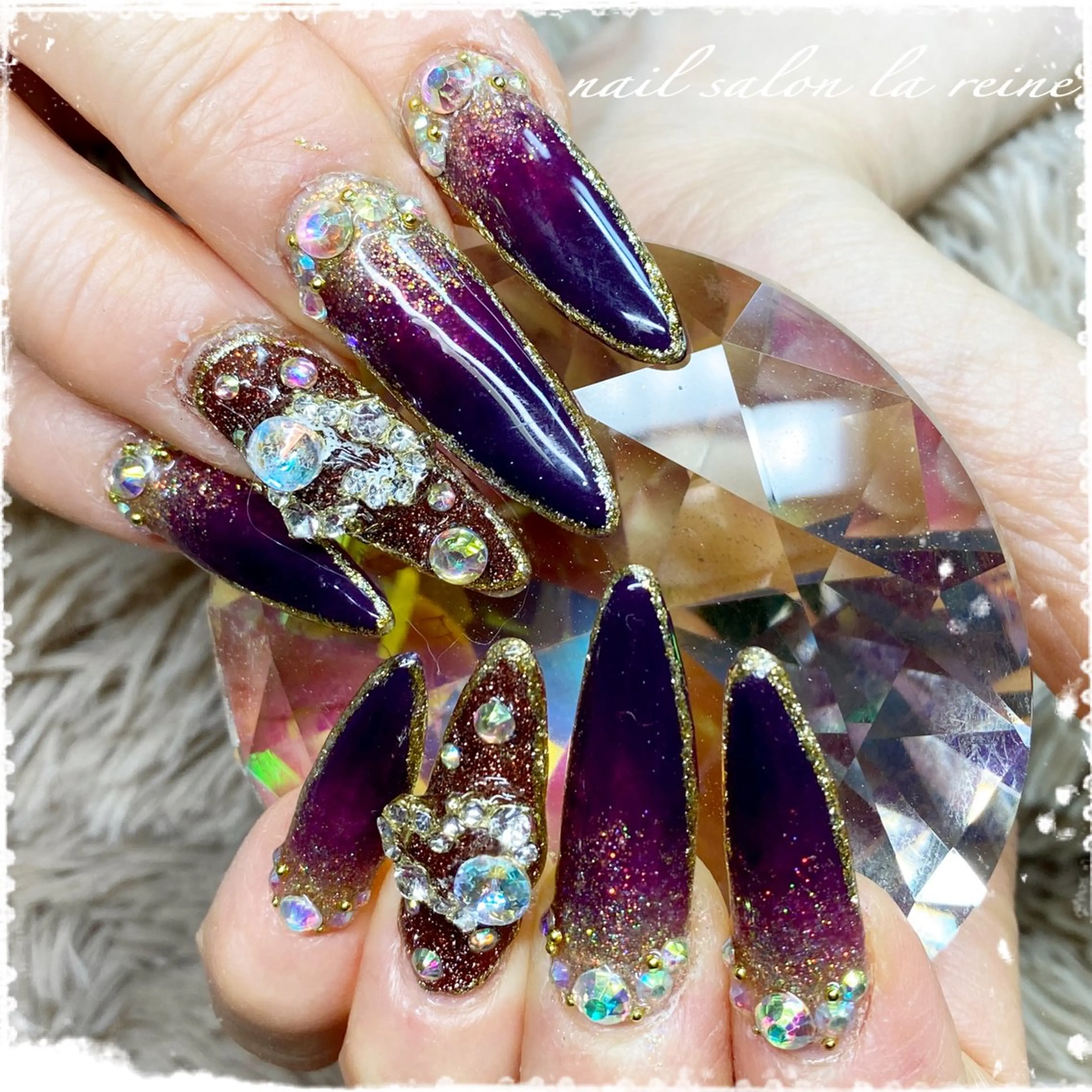 ネイル ゴージャス パープル ハンドネイル nail salon  la reine所属・nail salon la reineのネイルデザイン
