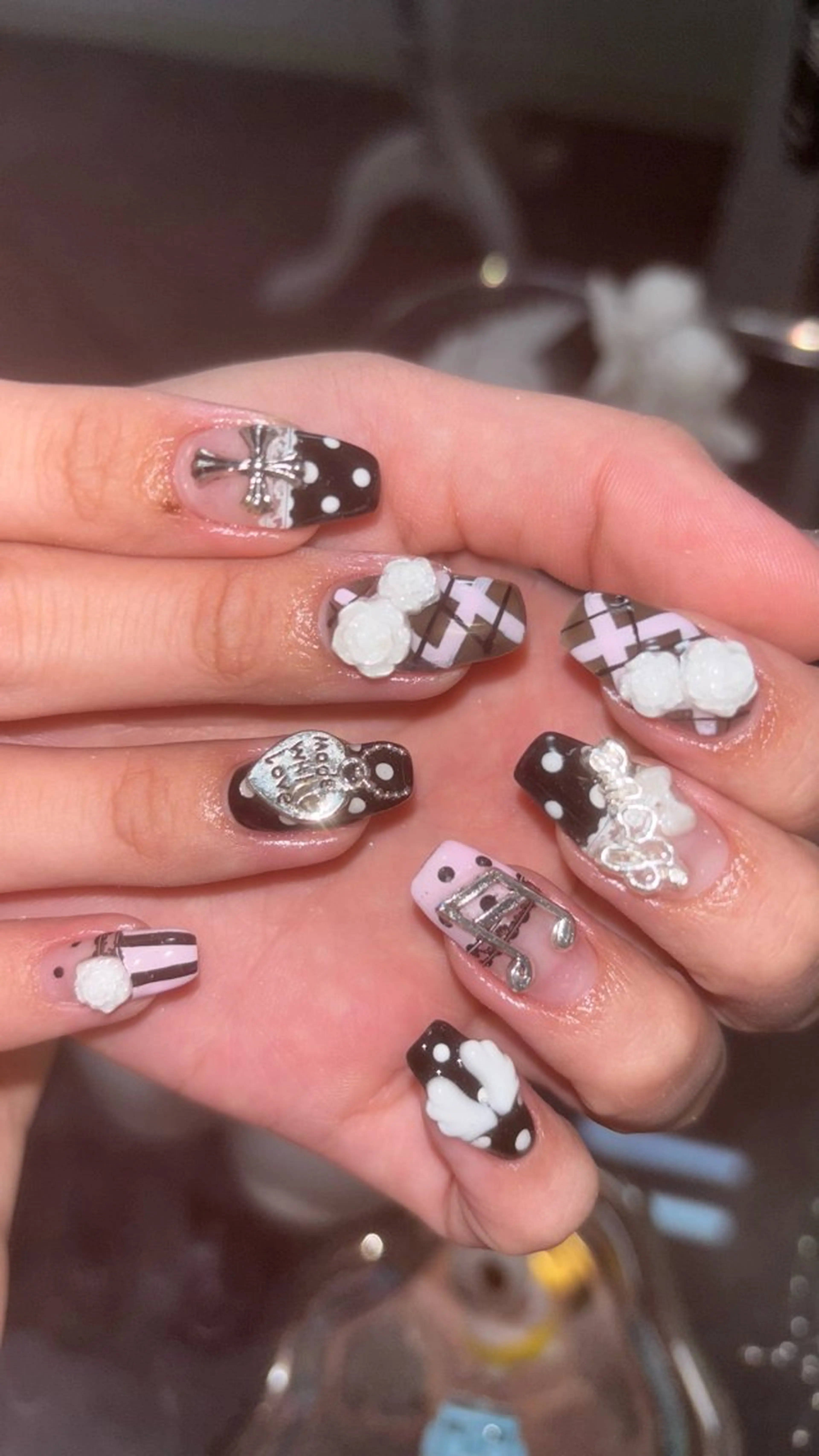 ネイル ドット ガーリー 韓国ネイル ピンク ハンドネイル ꒰ঌheaven໒꒱ chieのネイルデザイン