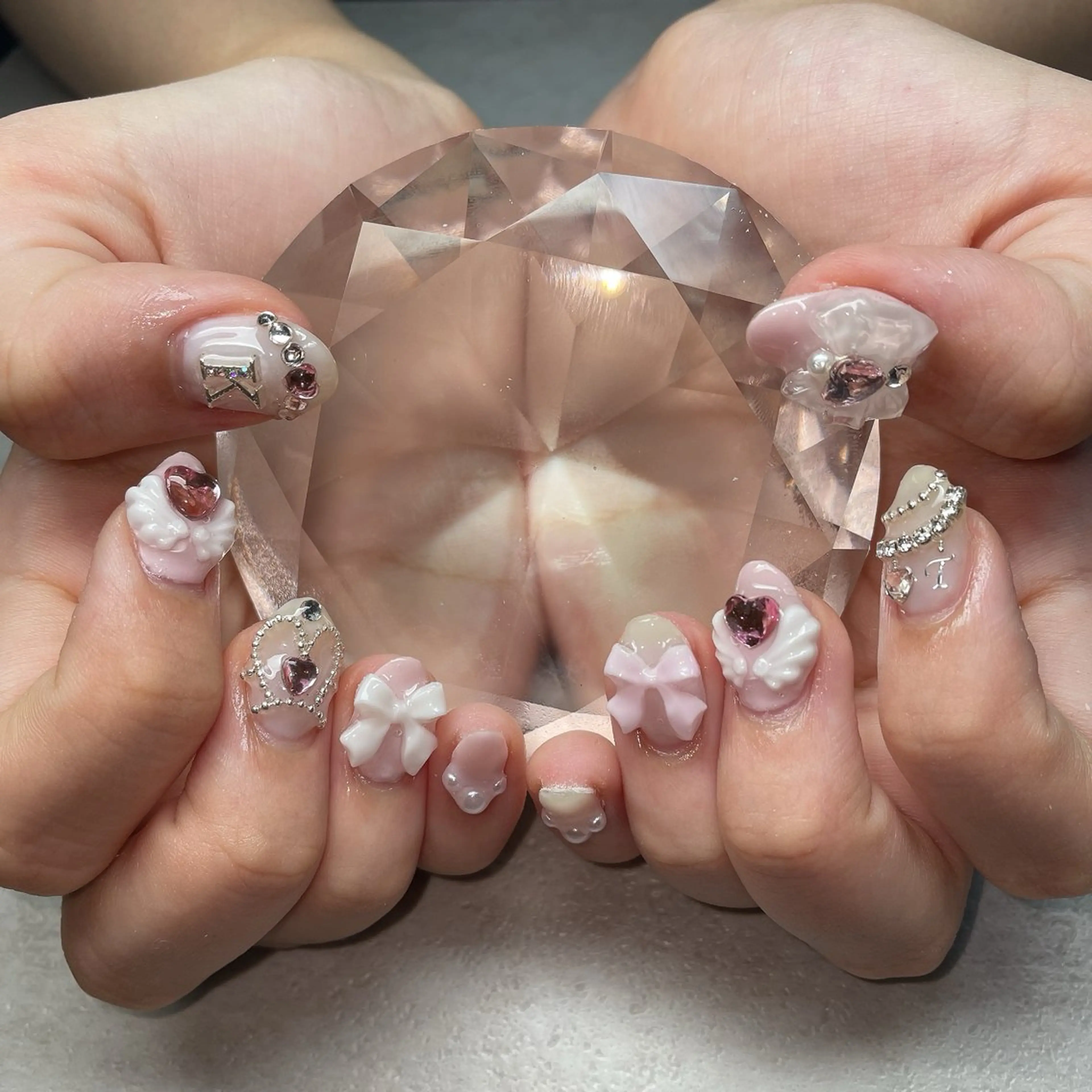 ネイル ハンドネイル shino .のネイルデザイン