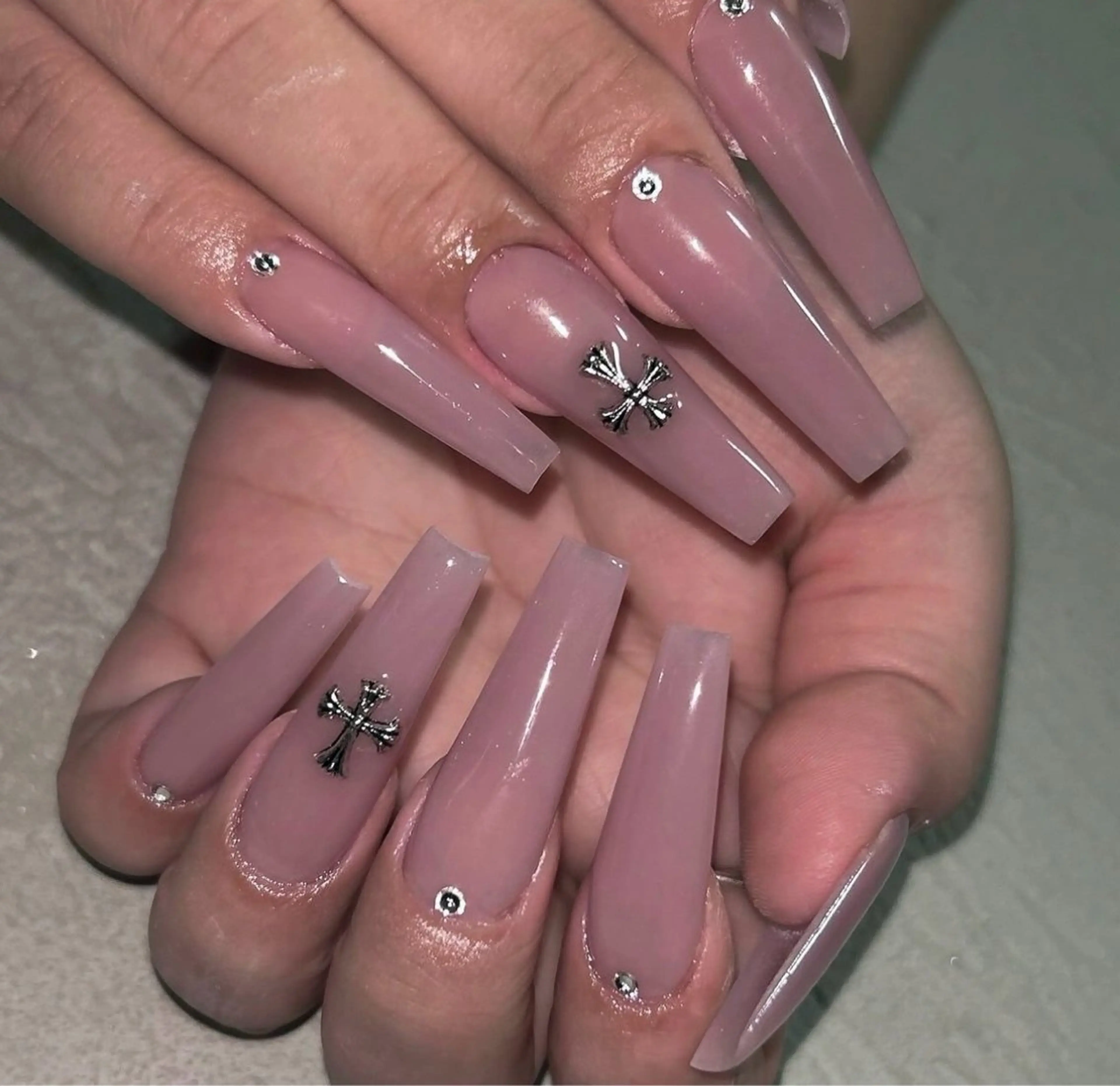 ネイル グラデーション キラキラネイル ワンカラーネイル 冬ネイル Jenn Nail Salonのネイルデザイン