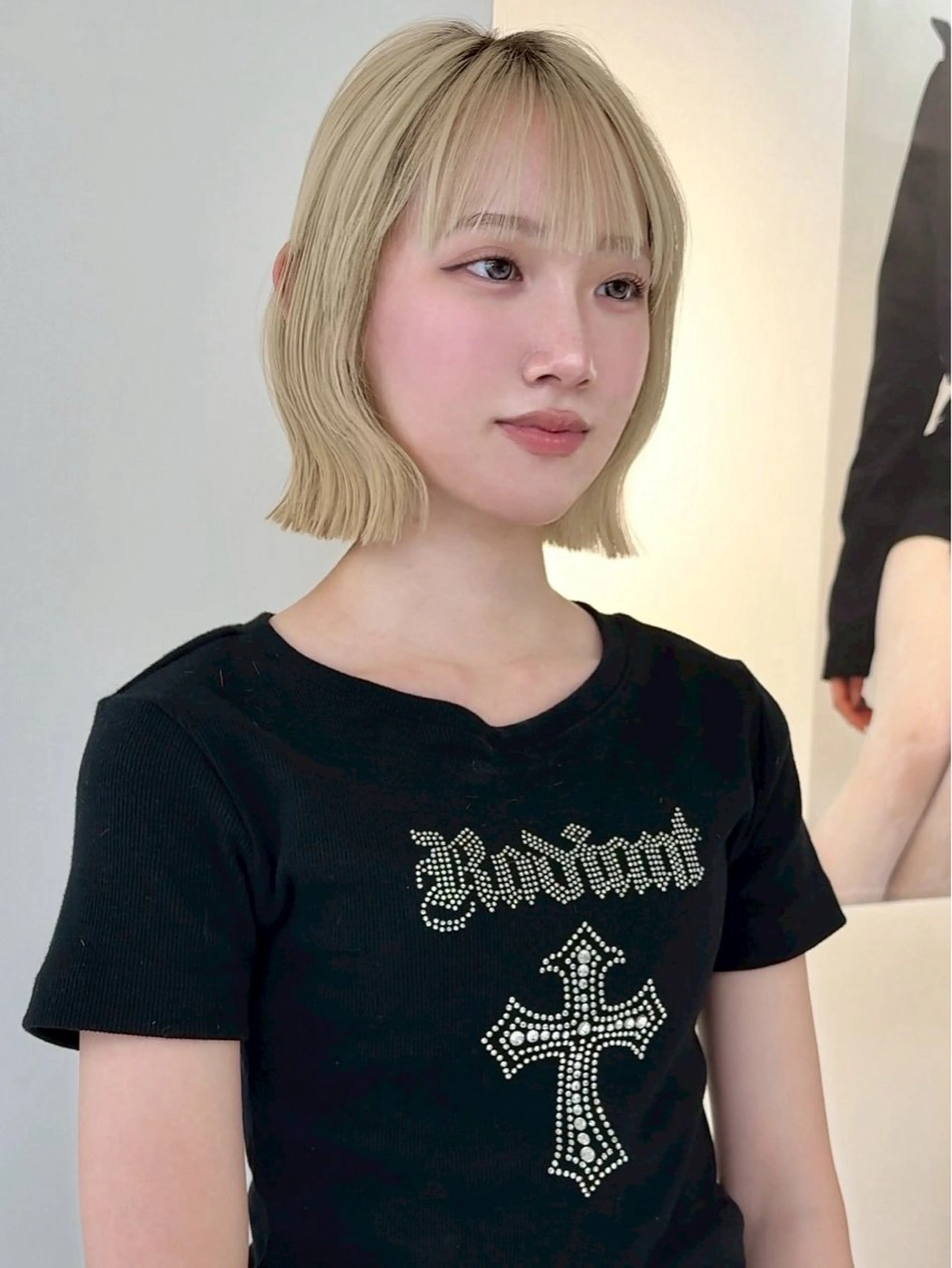 ミディアム カラー ベージュカラー ブリーチ ケアブリーチ デザインカラー ダブルカラー カット ヘアカラー トリートメント TATSUブリーチ/ ミルクティーベージュのヘアスタイル